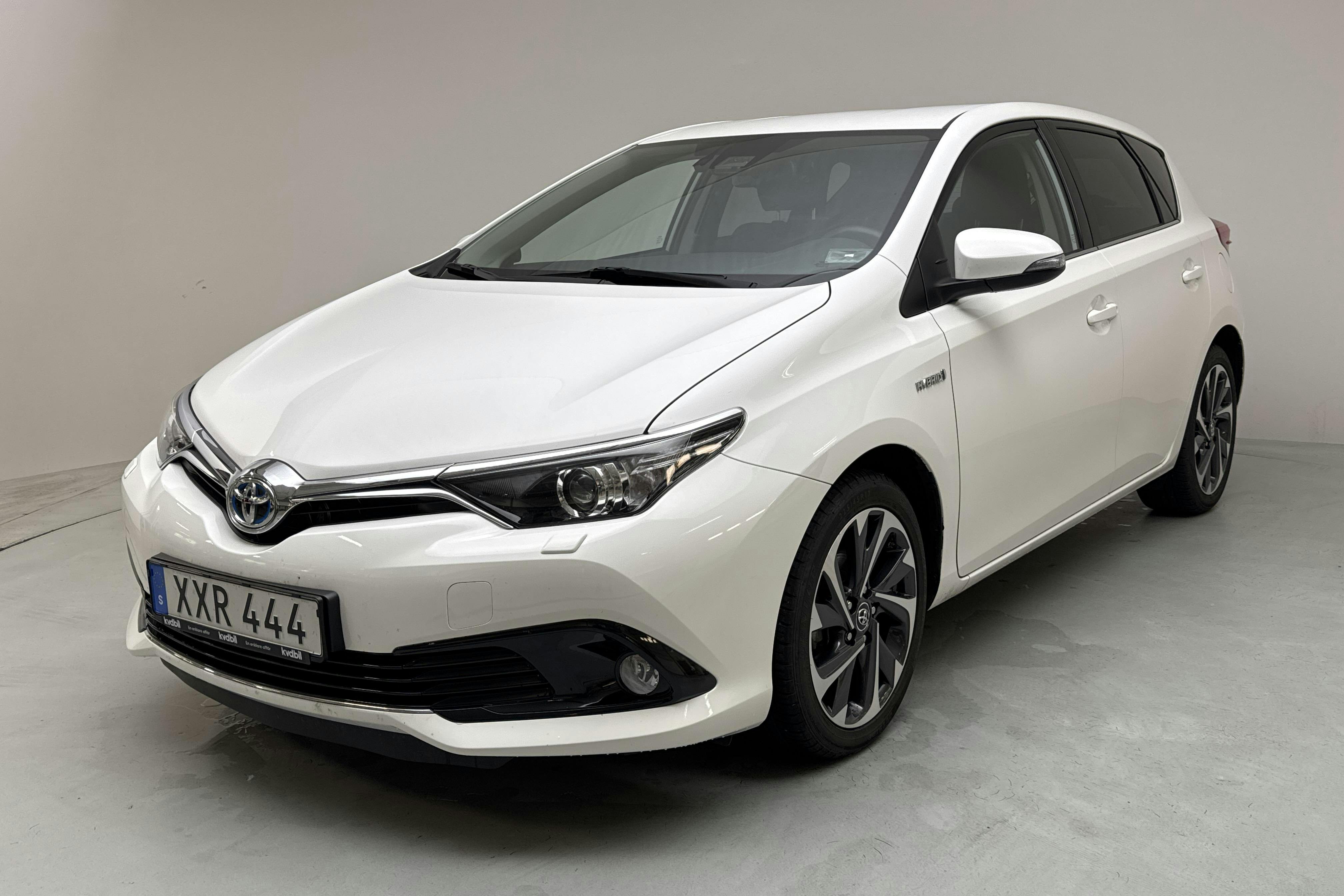 Toyota Auris 1.8 HSD 5dr (99hk) - 5 314 mil - Automat - vit - 2016