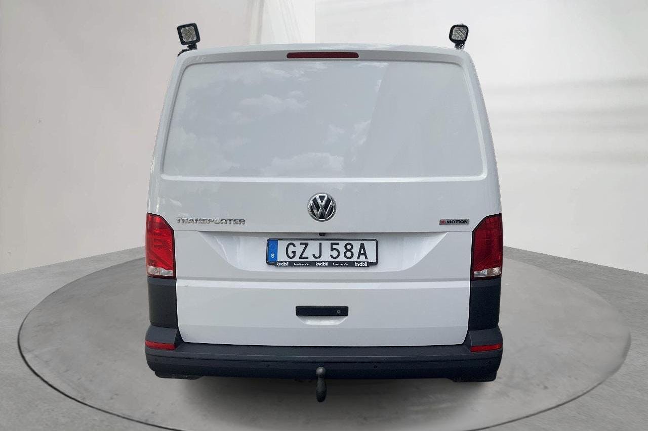 VW Transporter T6.1 2.0 TDI BMT Skåp 4MOTION (150hk) - 15 586 mil - Manuell - vit - 2020