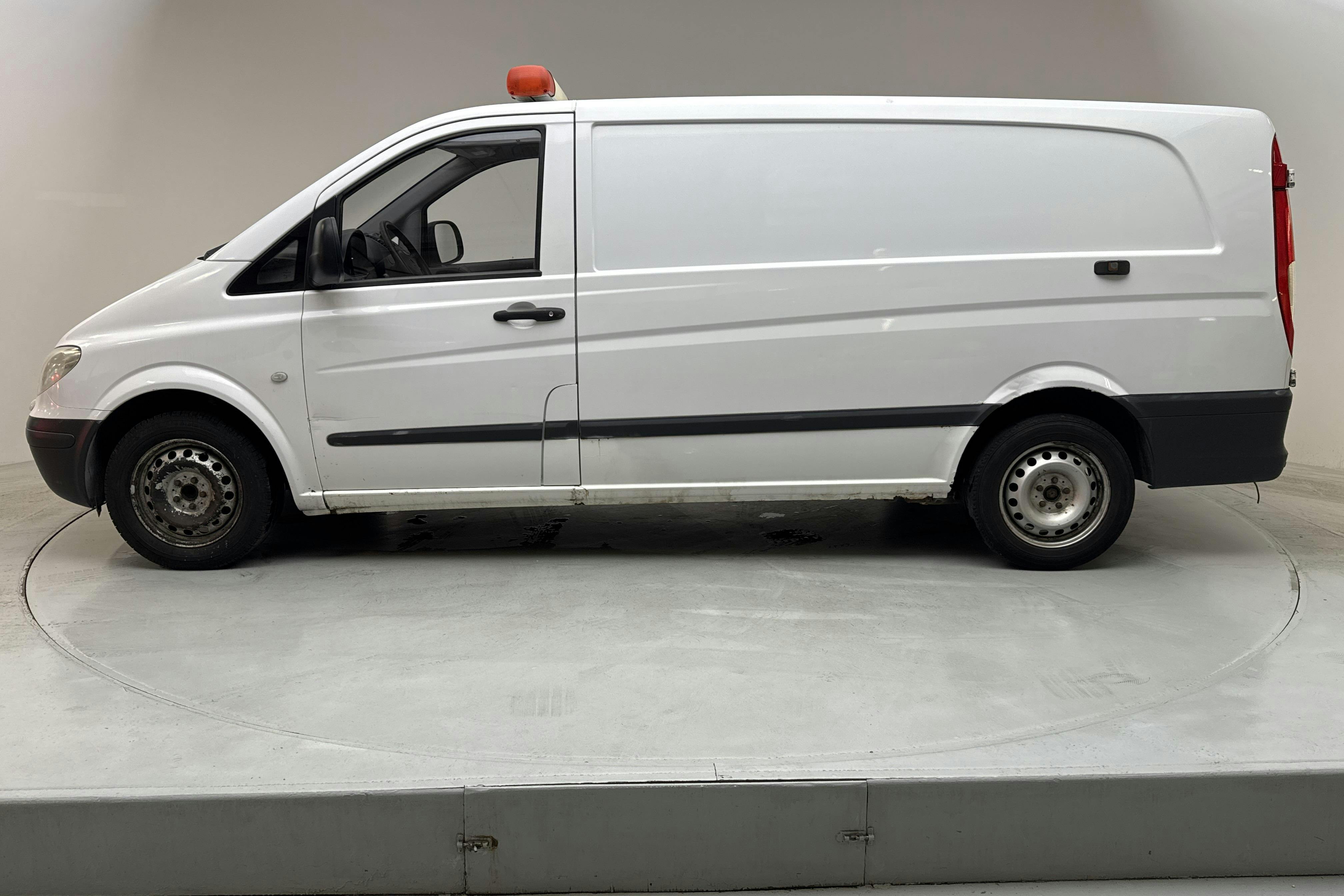 Presentation photo 2 of 11: Mercedes Vito 111 CDI Skåp W639 (116hk) - 279 290 km - Manual - white - 2008