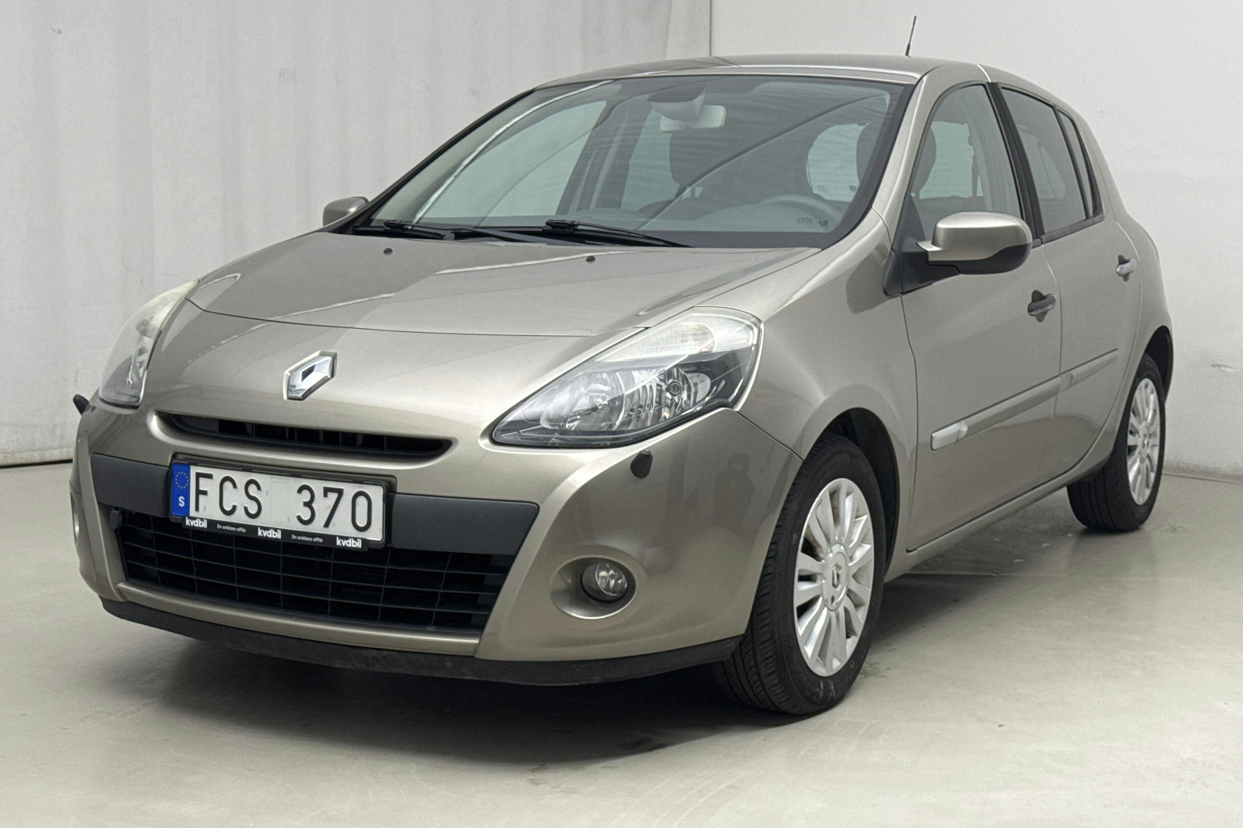 Renault Clio III 1.2 Flex Fuel 5dr (75hk) - 10 880 mil - Manuell - Light Brown - 2010