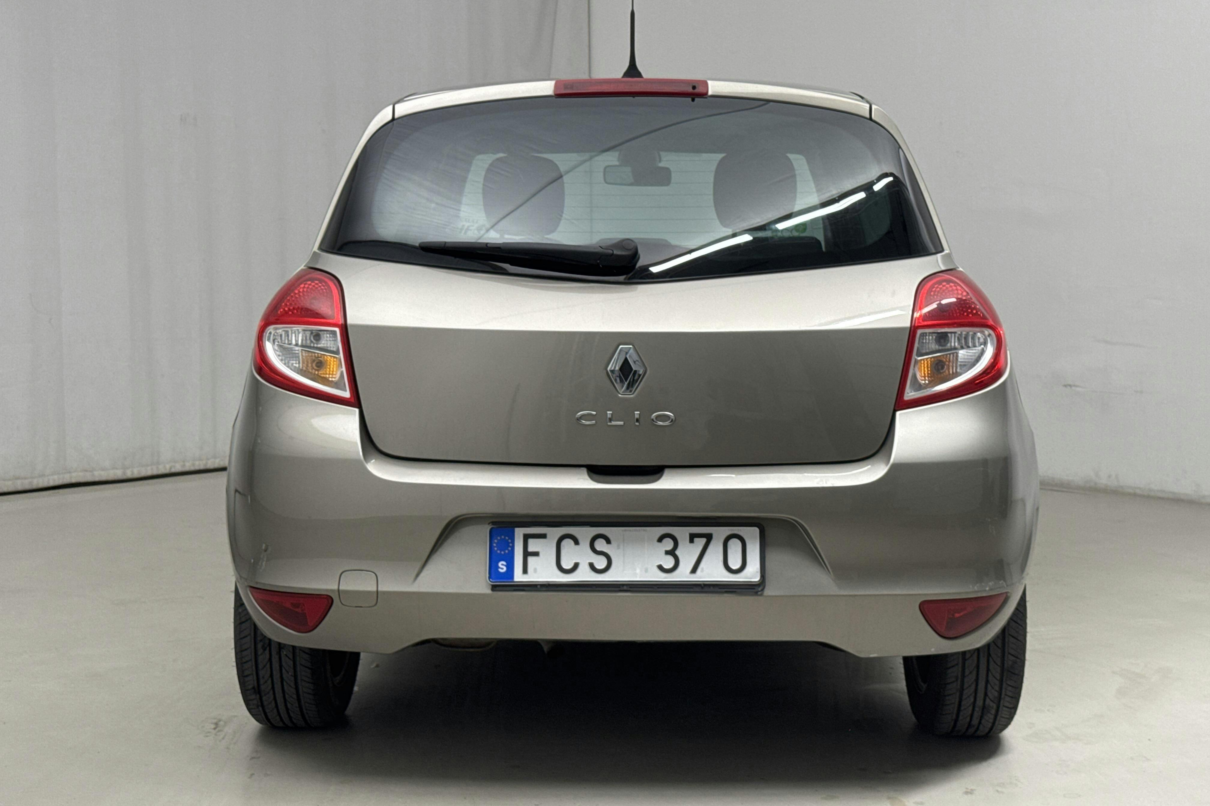 Renault Clio III 1.2 Flex Fuel 5dr (75hk) - 108 800 km - Käsitsi - Light Brown - 2010