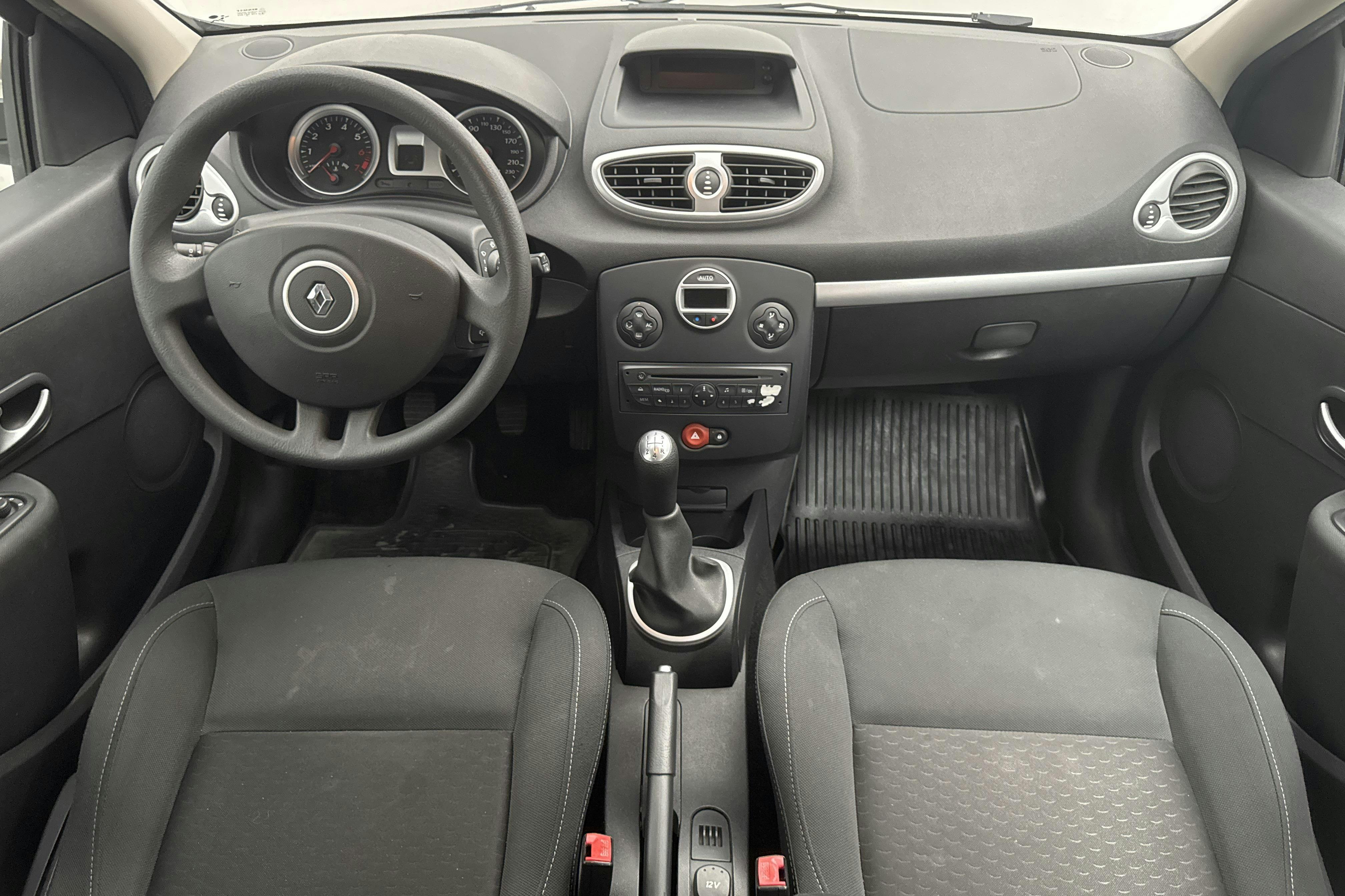 Renault Clio III 1.2 Flex Fuel 5dr (75hk) - 108 800 km - Käsitsi - Light Brown - 2010