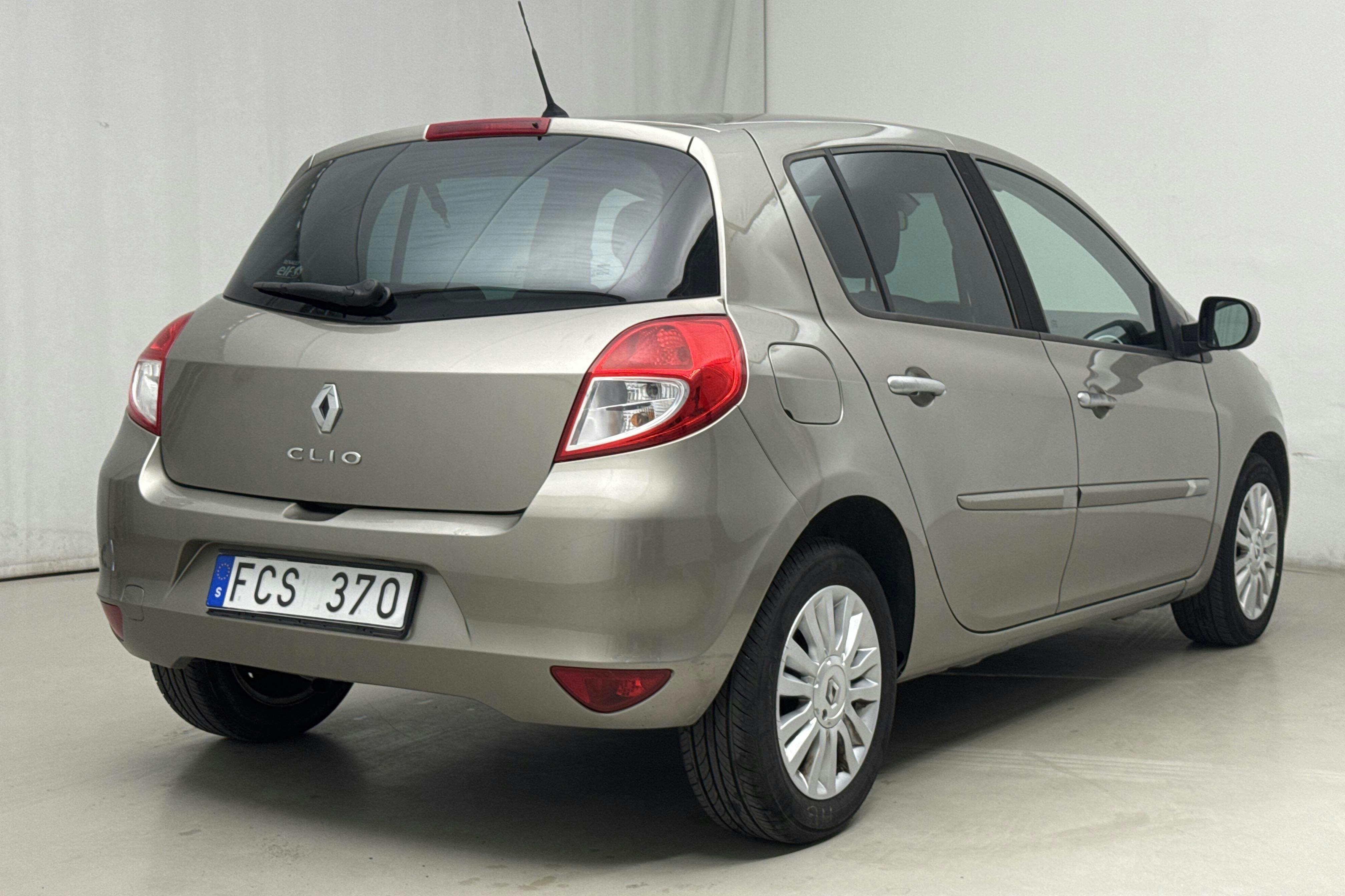 Renault Clio III 1.2 Flex Fuel 5dr (75hk) - 108 800 km - Käsitsi - Light Brown - 2010