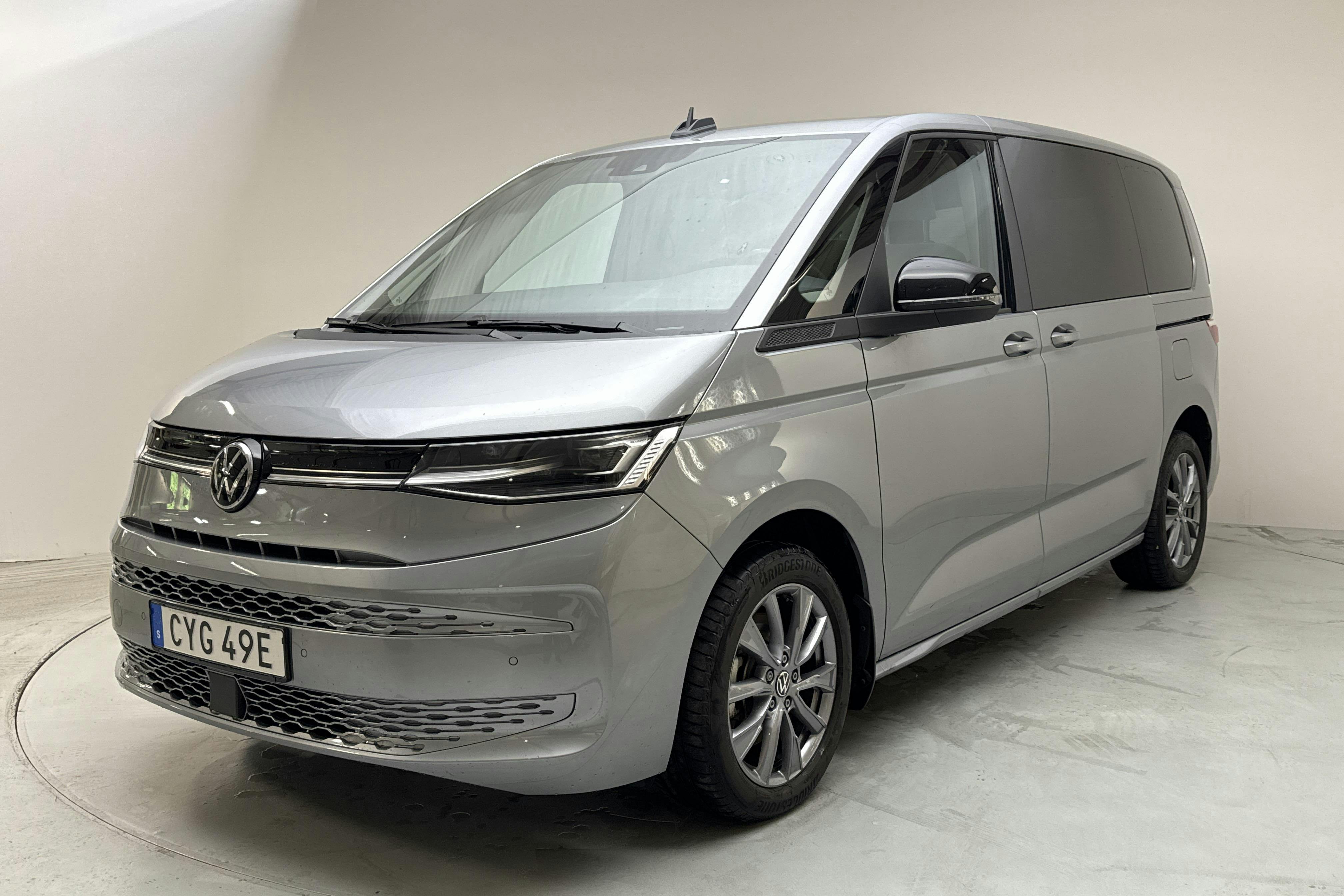 VW Multivan T7 1.4 eHybrid (150hk) - 2 805 mil - Automat - silver - 2024