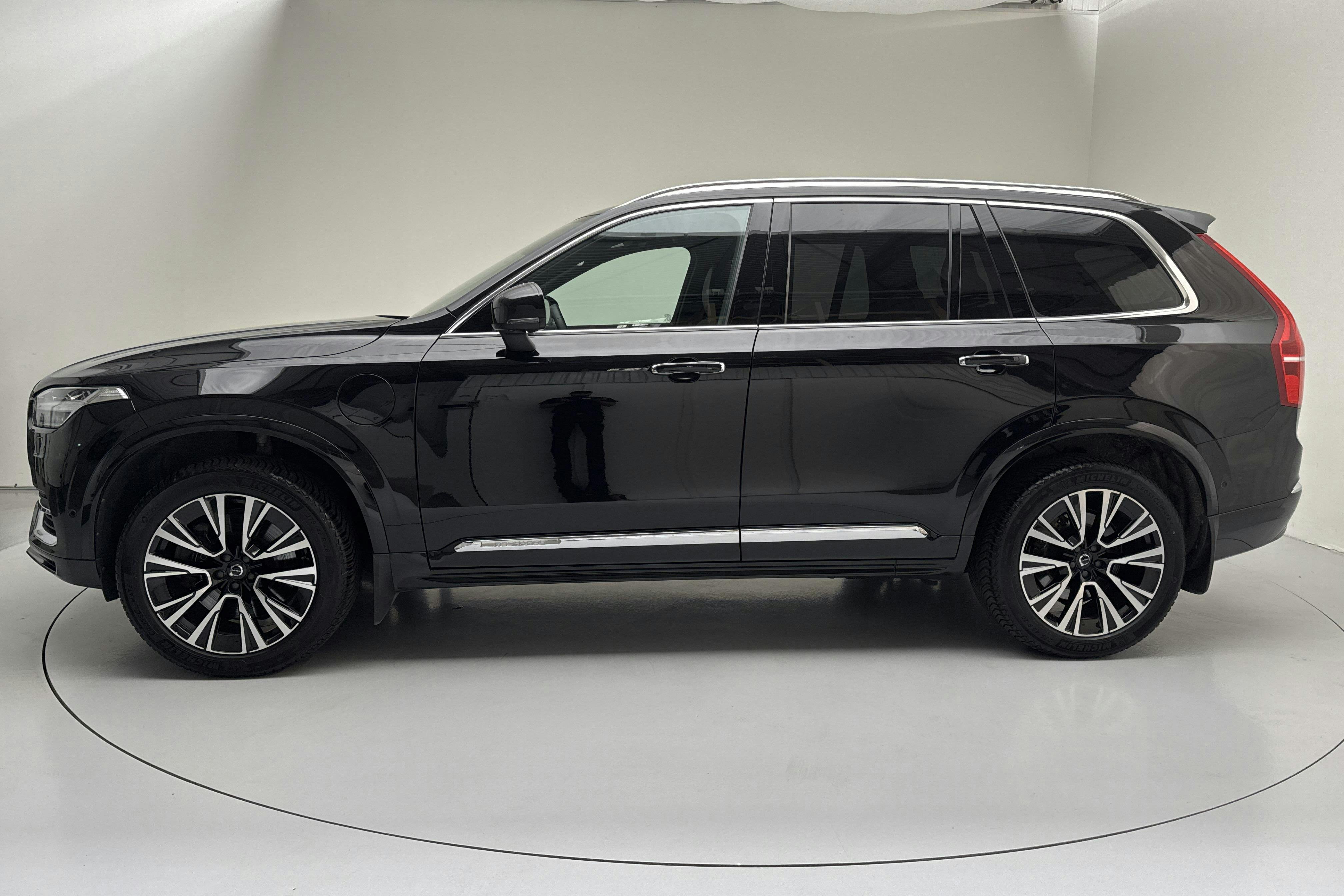 Esitlusfoto 2 aadressil 22: Volvo XC90 T8 AWD Recharge (455hk) - 105 210 km - Automaatne - must - 2023
