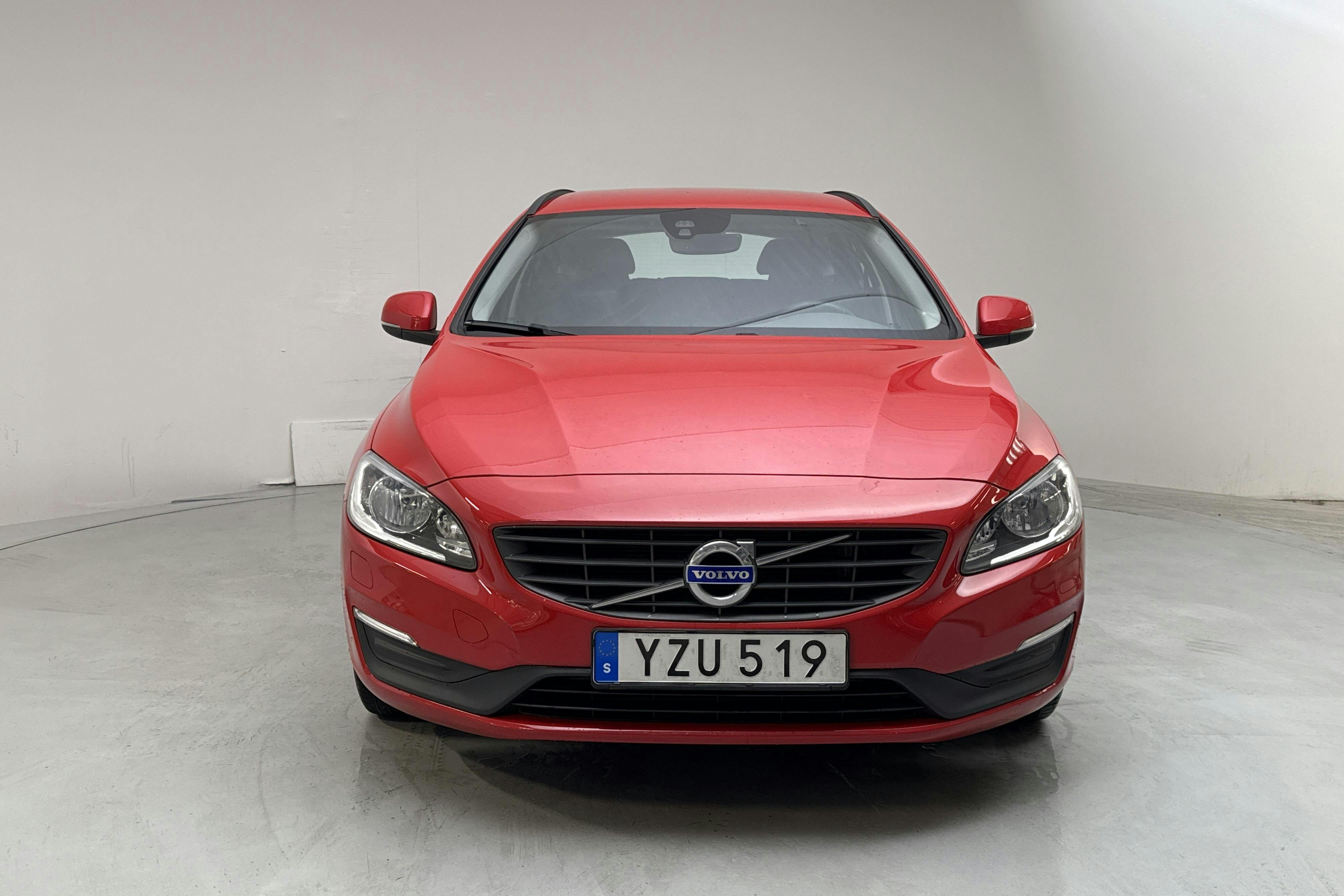 Volvo V60 T3 (152hk) - 56 020 km - Automaatne - punane - 2018