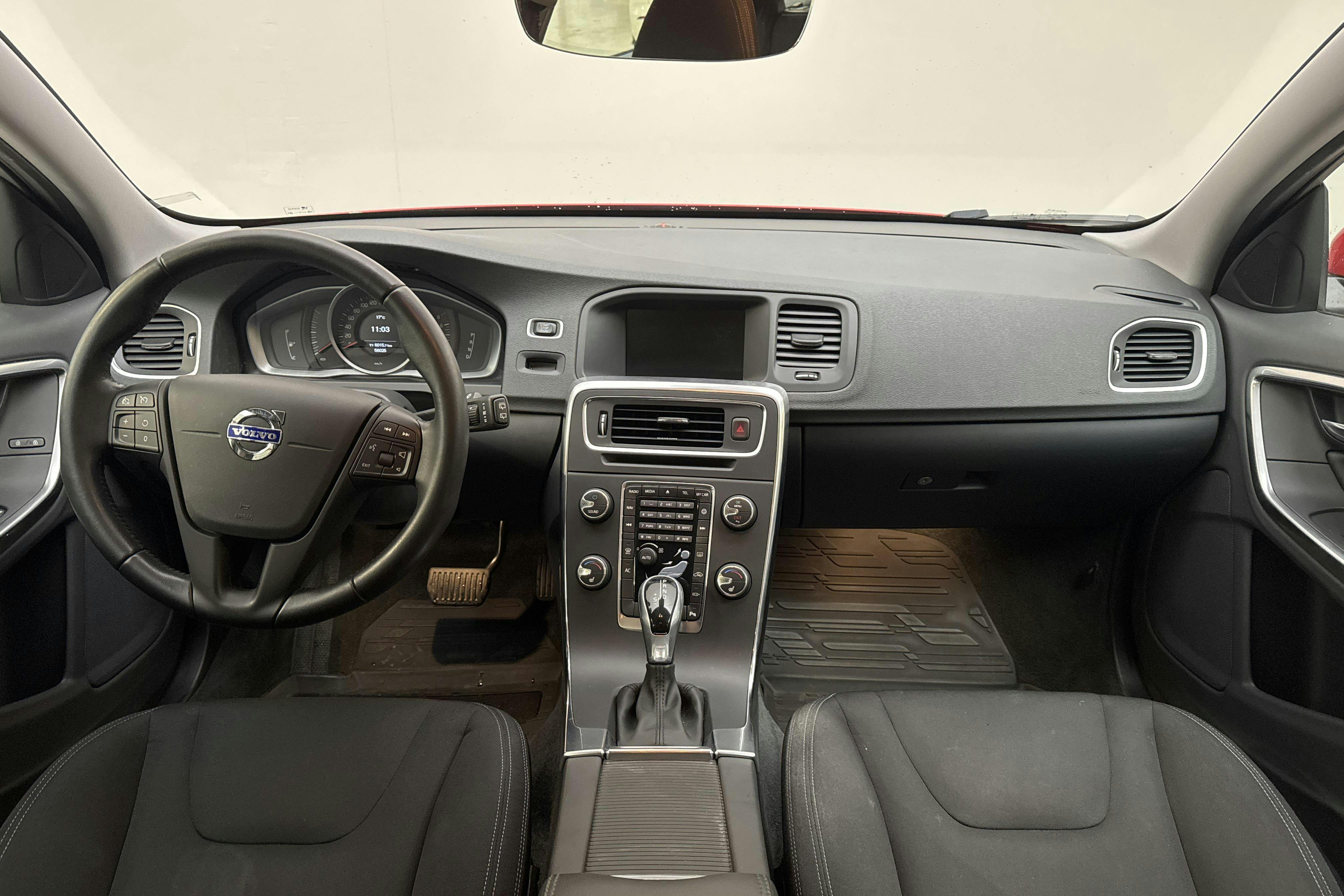 Volvo V60 T3 (152hk) - 56 020 km - Automaatne - punane - 2018