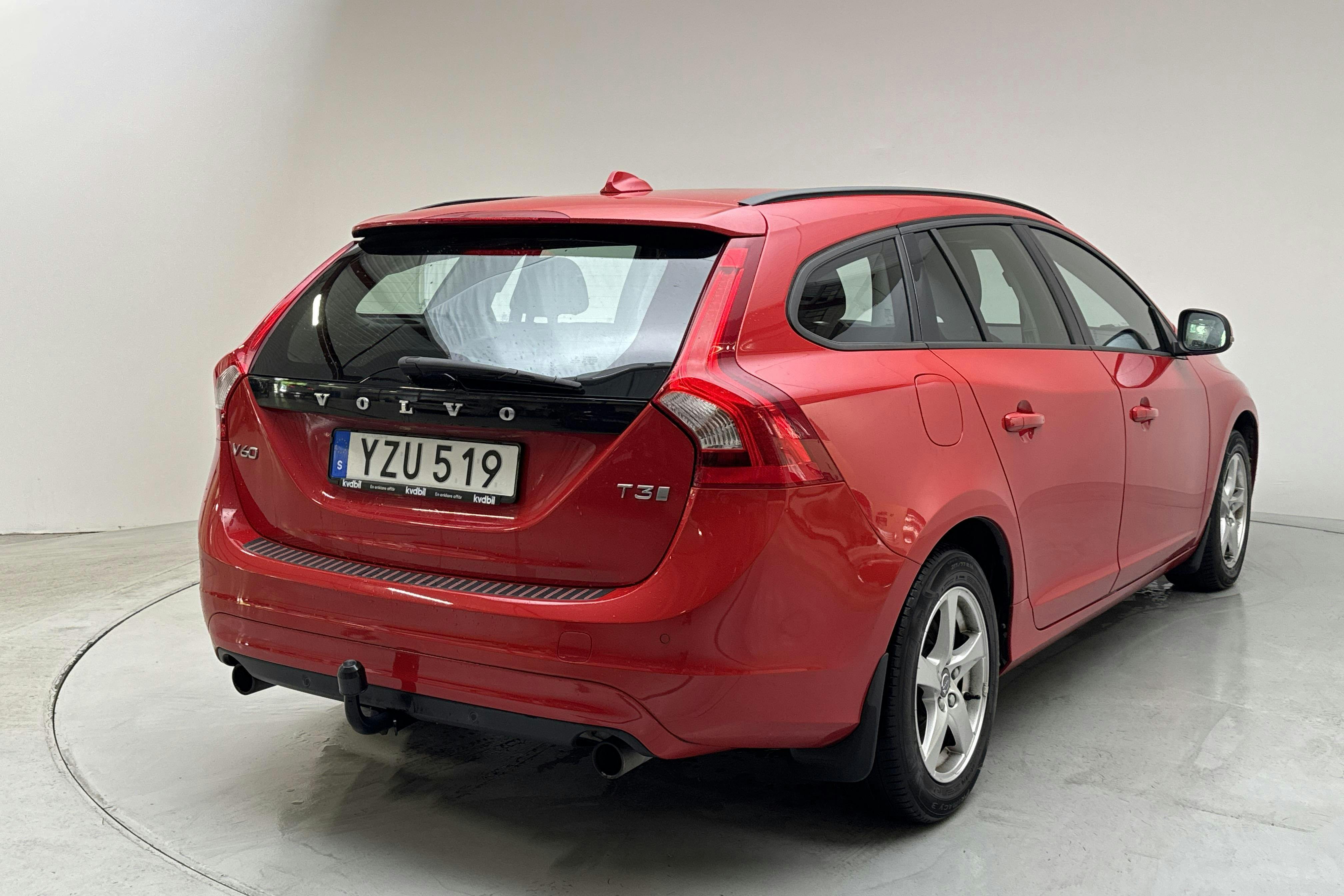 Volvo V60 T3 (152hk) - 56 020 km - Automaatne - punane - 2018