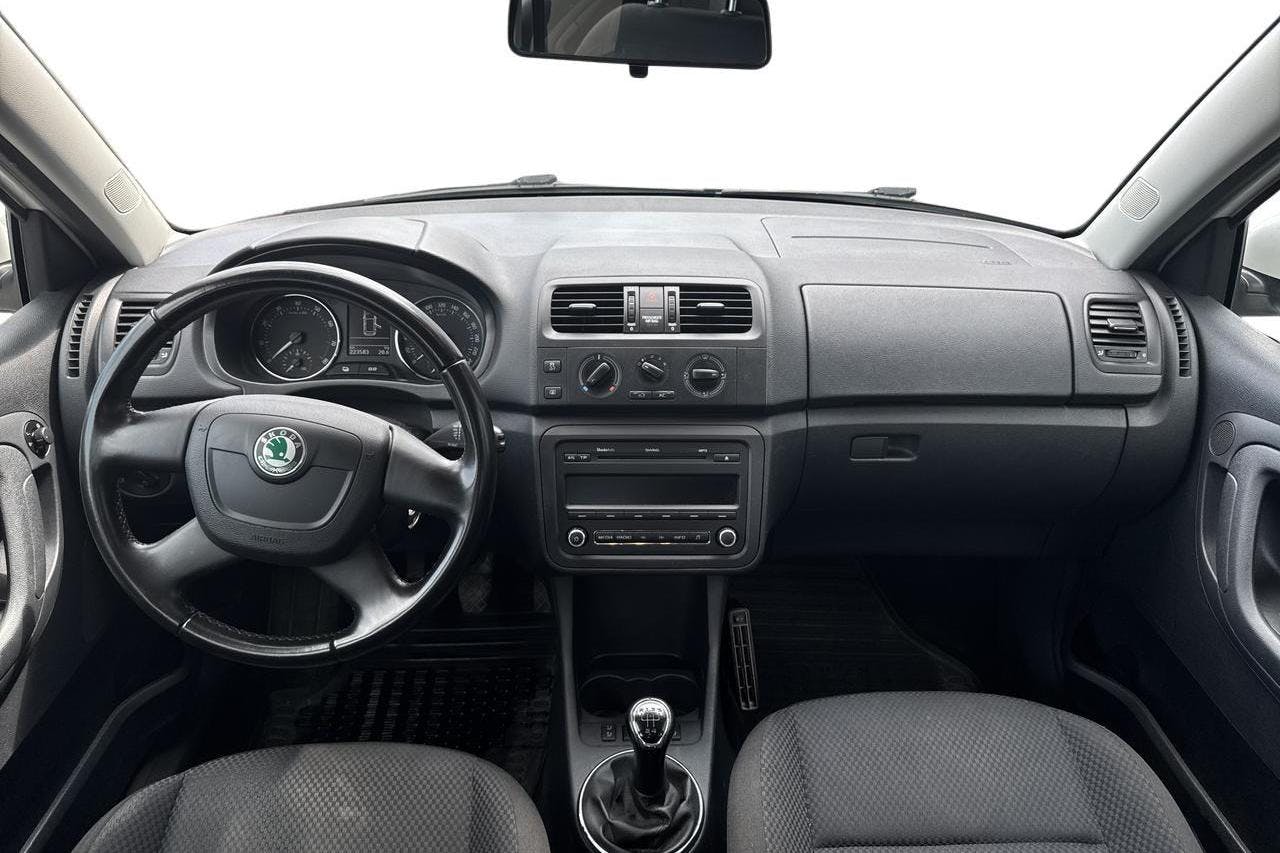 Skoda Fabia 1.2 TSI Combi (86hk) - 223 580 km - Käsitsi - valge - 2012