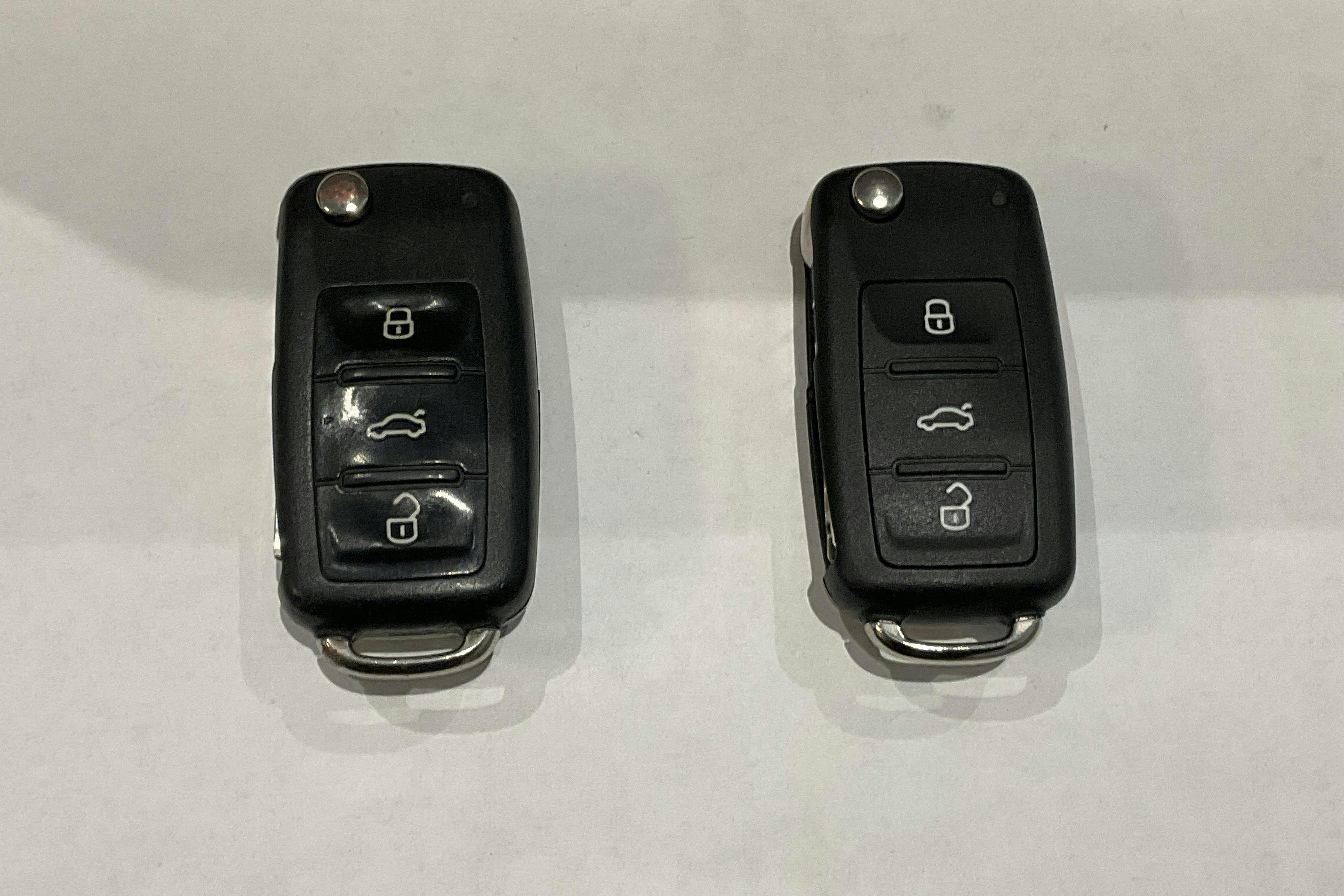 Esitlusfoto 14 aadressil 14: Skoda Fabia 1.2 TSI Combi (86hk) - 223 580 km - Käsitsi - valge - 2012