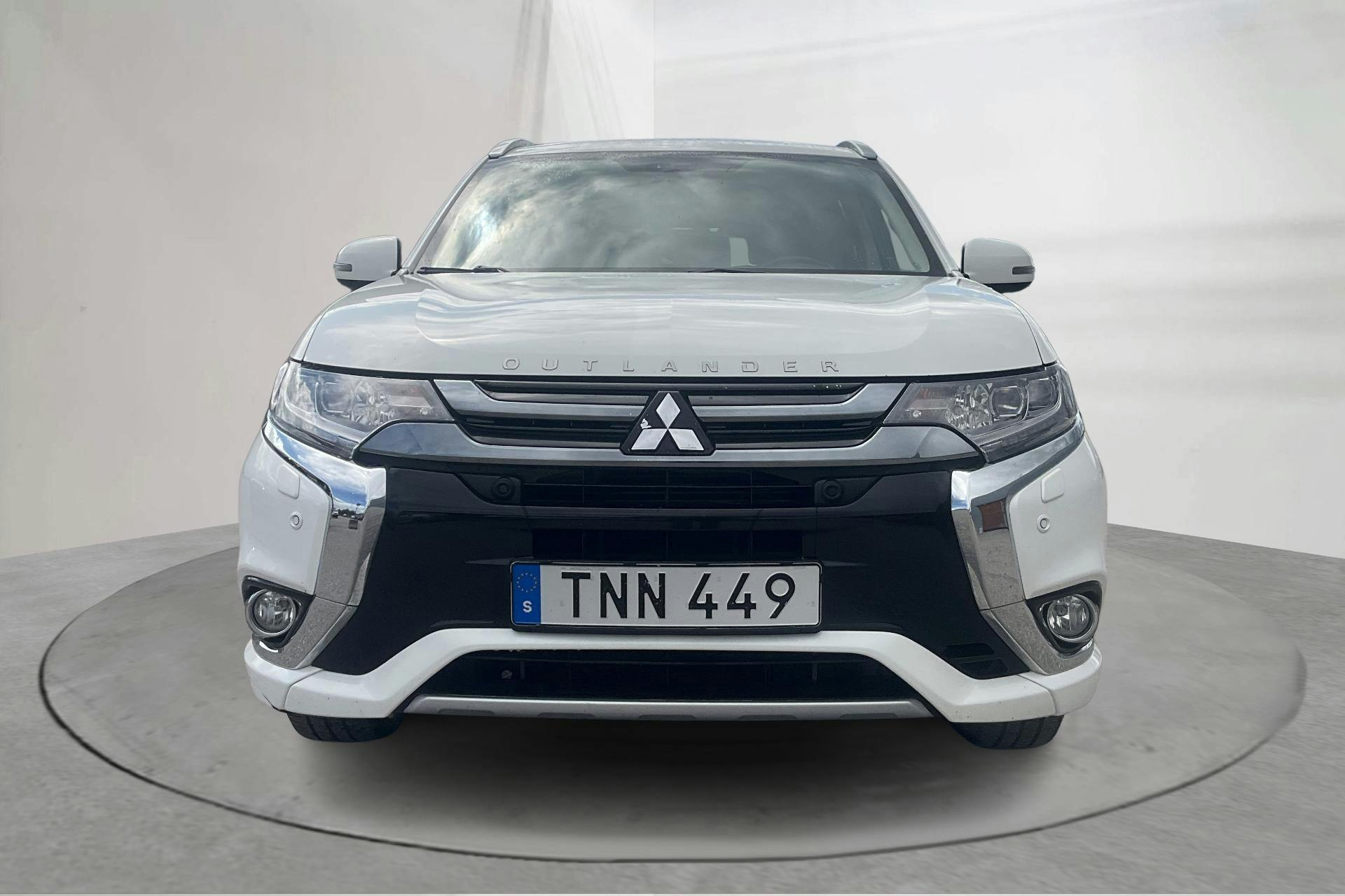 Mitsubishi Outlander 2.0 Plug-in Hybrid 4WD (121hk) - 14 050 mil - Automat - vit - 2018