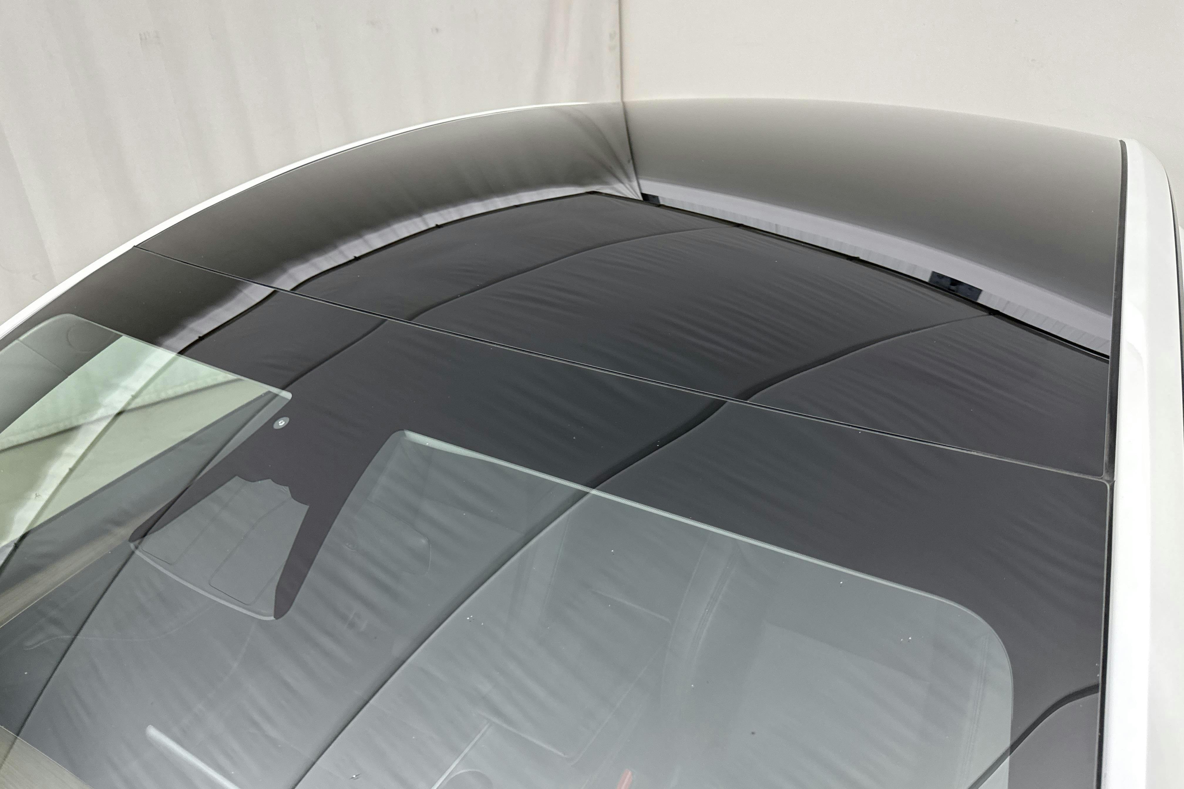 Presentationsfoto 20 av 20: Tesla Model Y Long Range Dual Motor AWD - 8 709 mil - Automat - vit - 2024