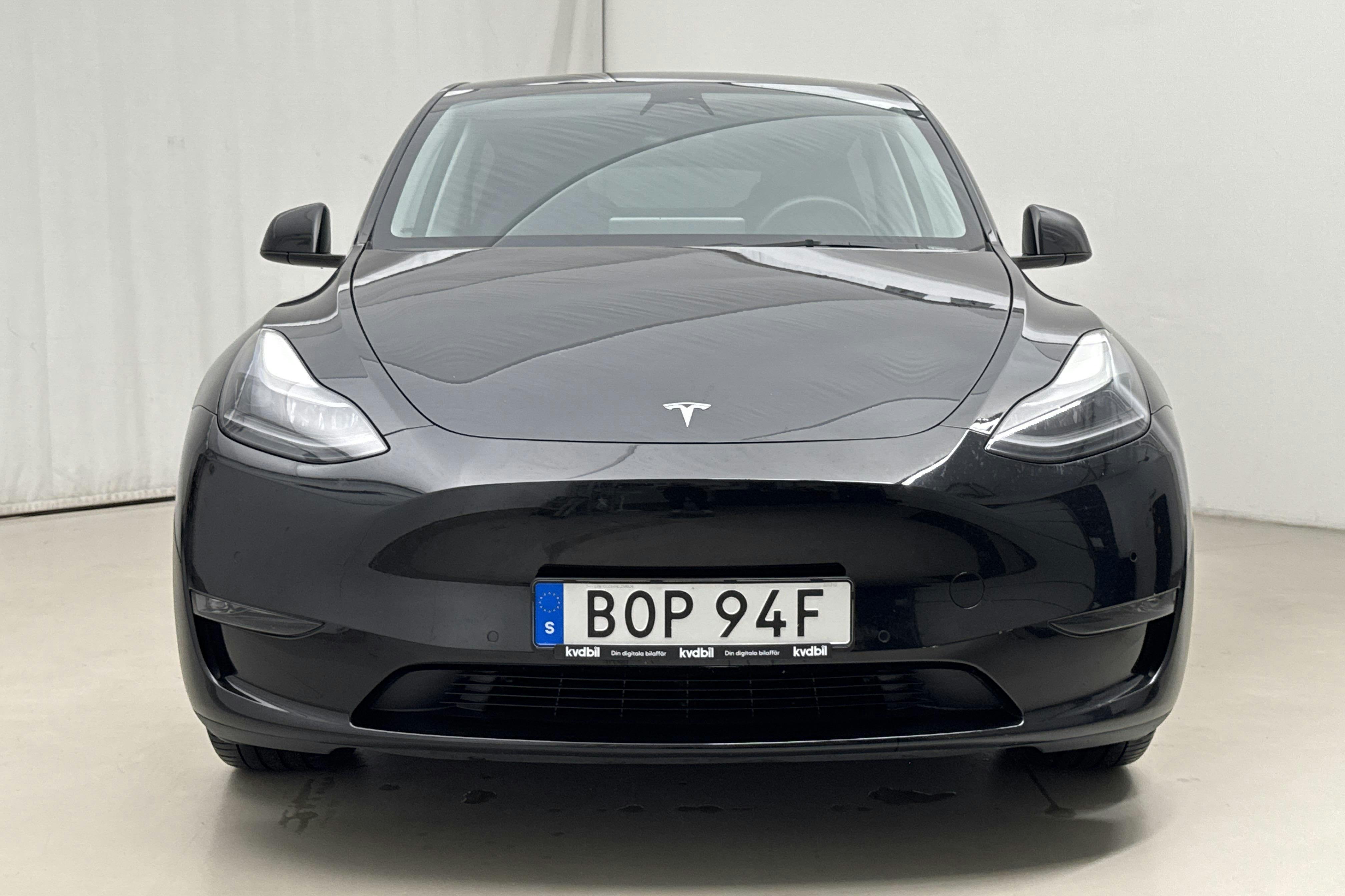 Tesla Model Y Long Range Dual Motor AWD - 7 714 mil - Manuell - svart - 2022