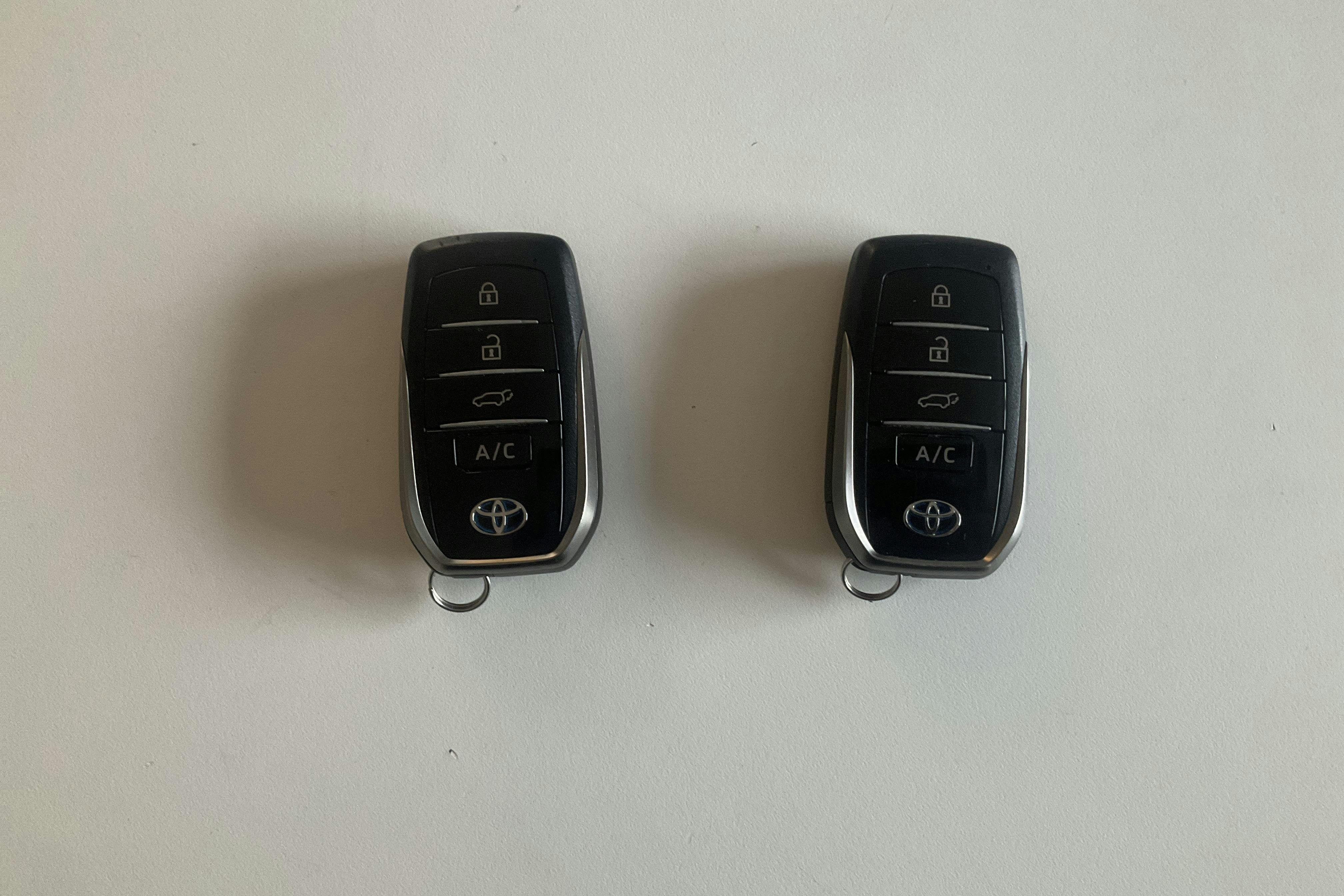 Presentation photo 19 of 19: Toyota RAV4 2.5 Plug-in Hybrid AWD (306hk) - 36 210 km - Automatic - gray - 2022