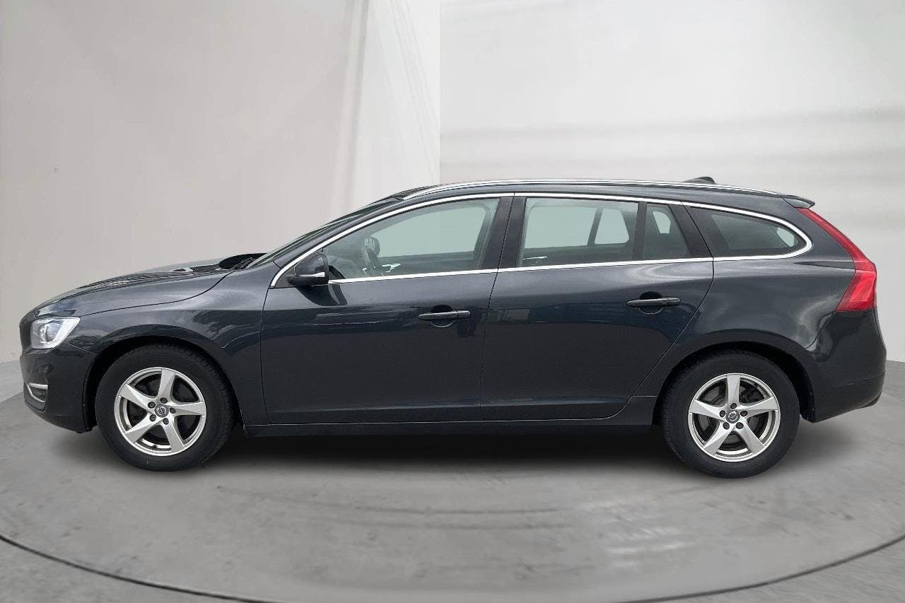 Esitlusfoto 2 aadressil 14: Volvo V60 D4 (190hk) - 132 460 km - Automaatne - hall - 2018