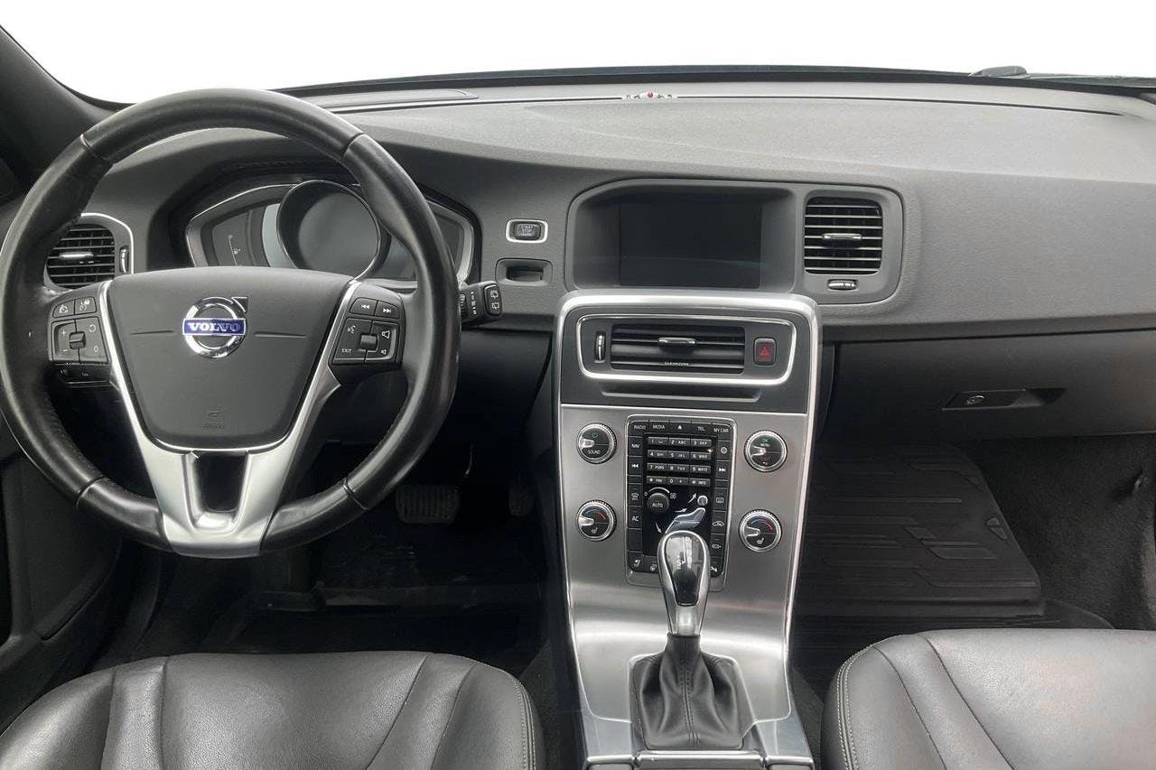 Volvo V60 D4 (190hk) - 132 460 km - Automaatne - hall - 2018