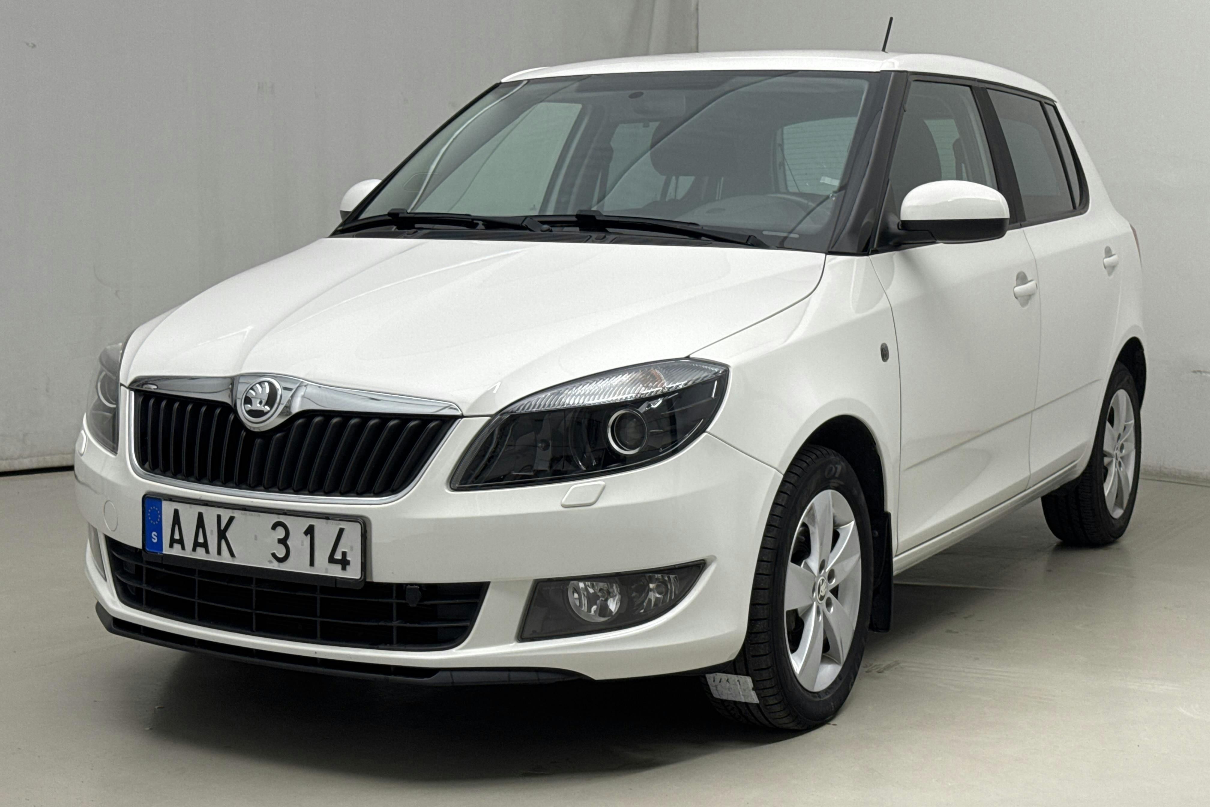 Skoda Fabia 1.2 TSI (86hk) - 5 322 mil - Manuell - vit - 2014