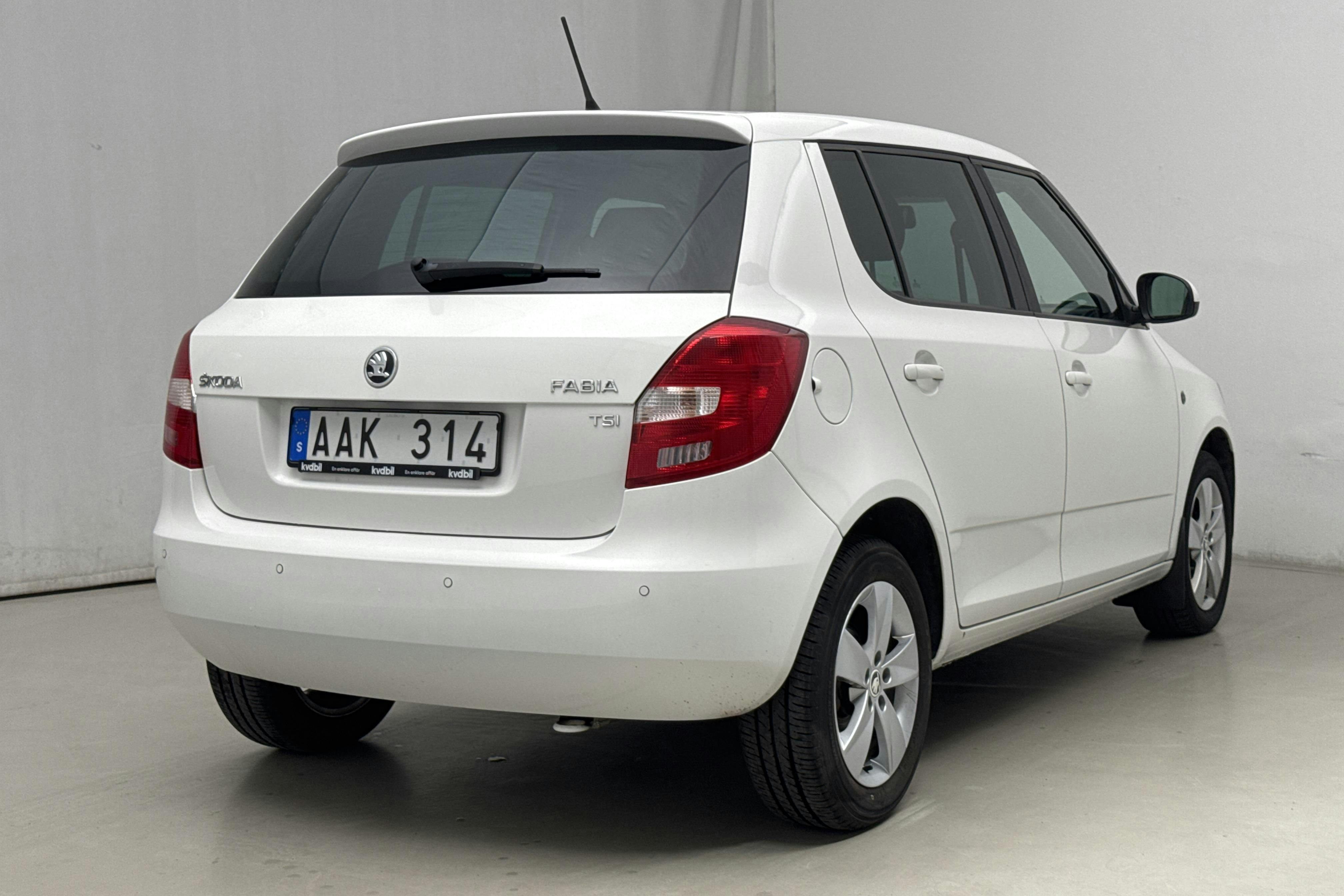 Skoda Fabia 1.2 TSI (86hk) - 53 220 km - Käsitsi - valge - 2014