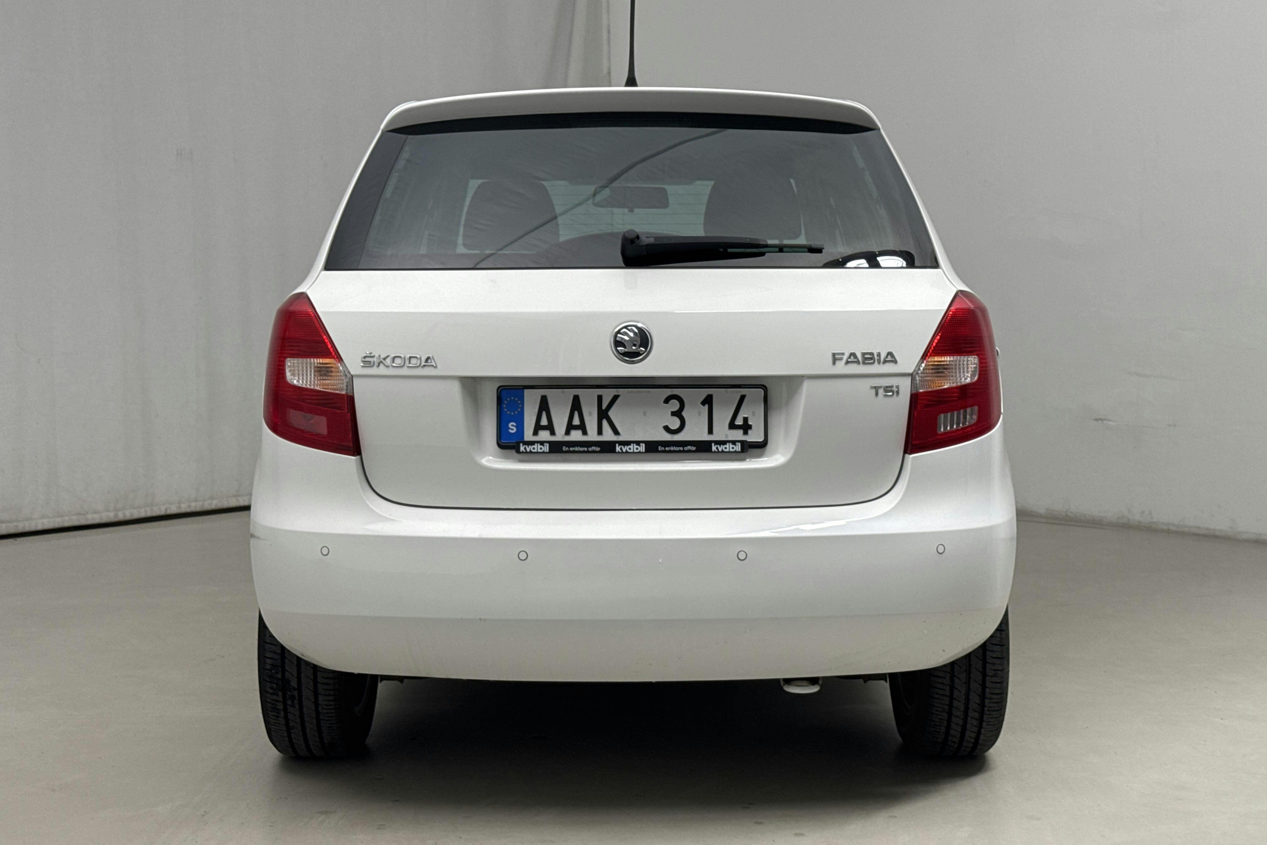 Skoda Fabia 1.2 TSI (86hk) - 53 220 km - Käsitsi - valge - 2014