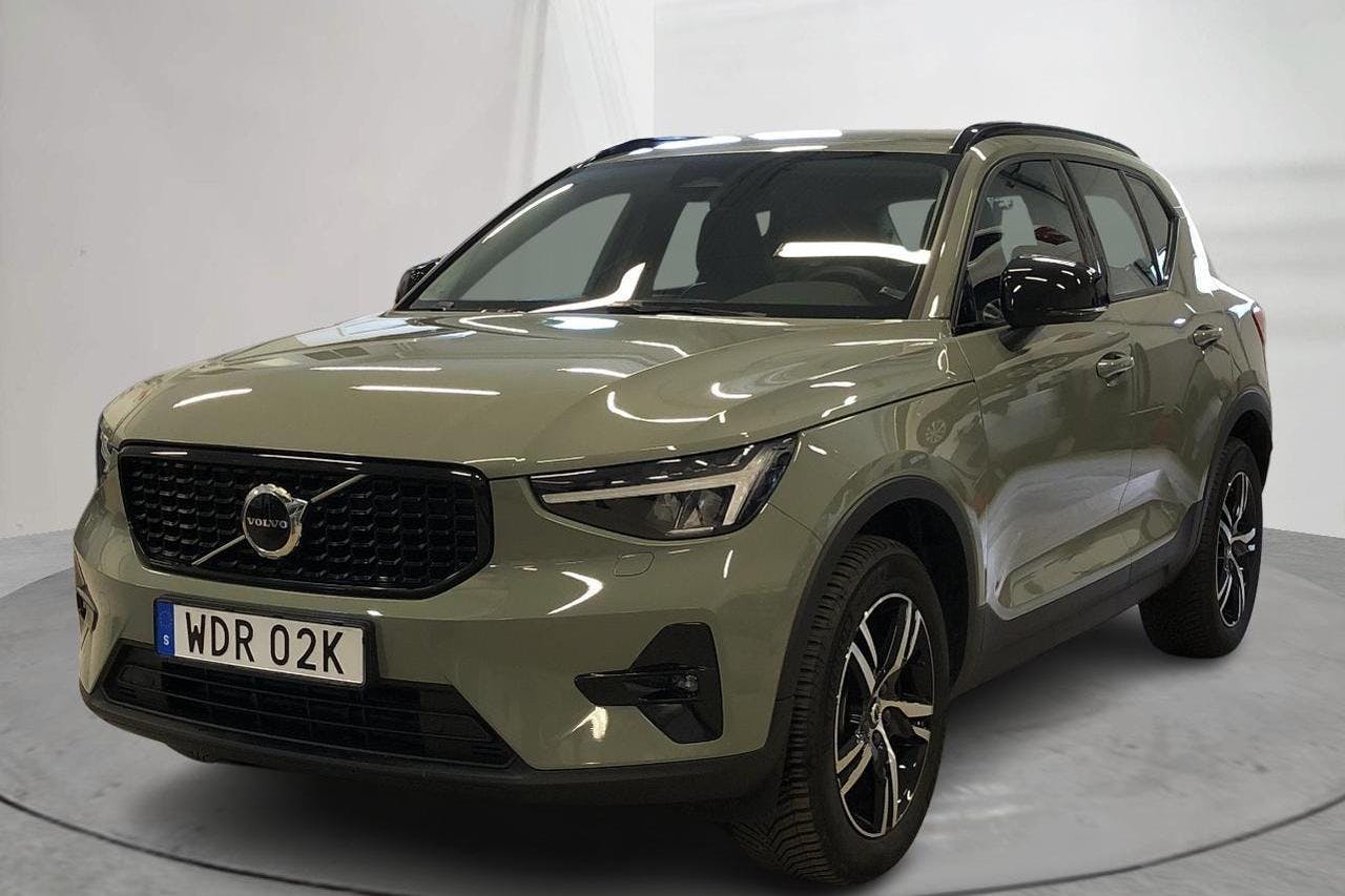 Volvo XC40 B4 2WD (197hk) - 3 223 mil - Automat - grön - 2024