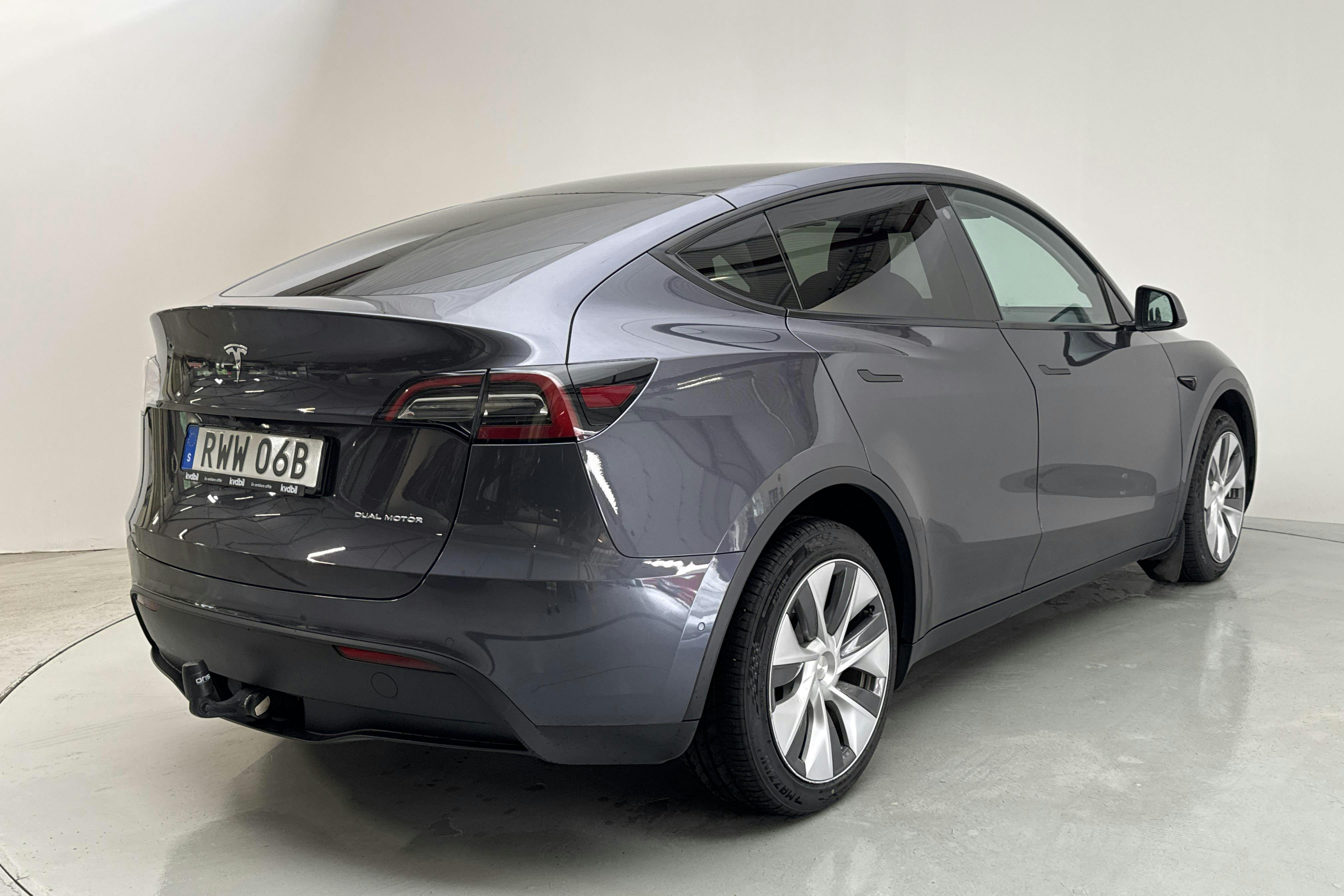Tesla Model Y Long Range Dual Motor AWD - 14 461 mil - Automat - grå - 2022