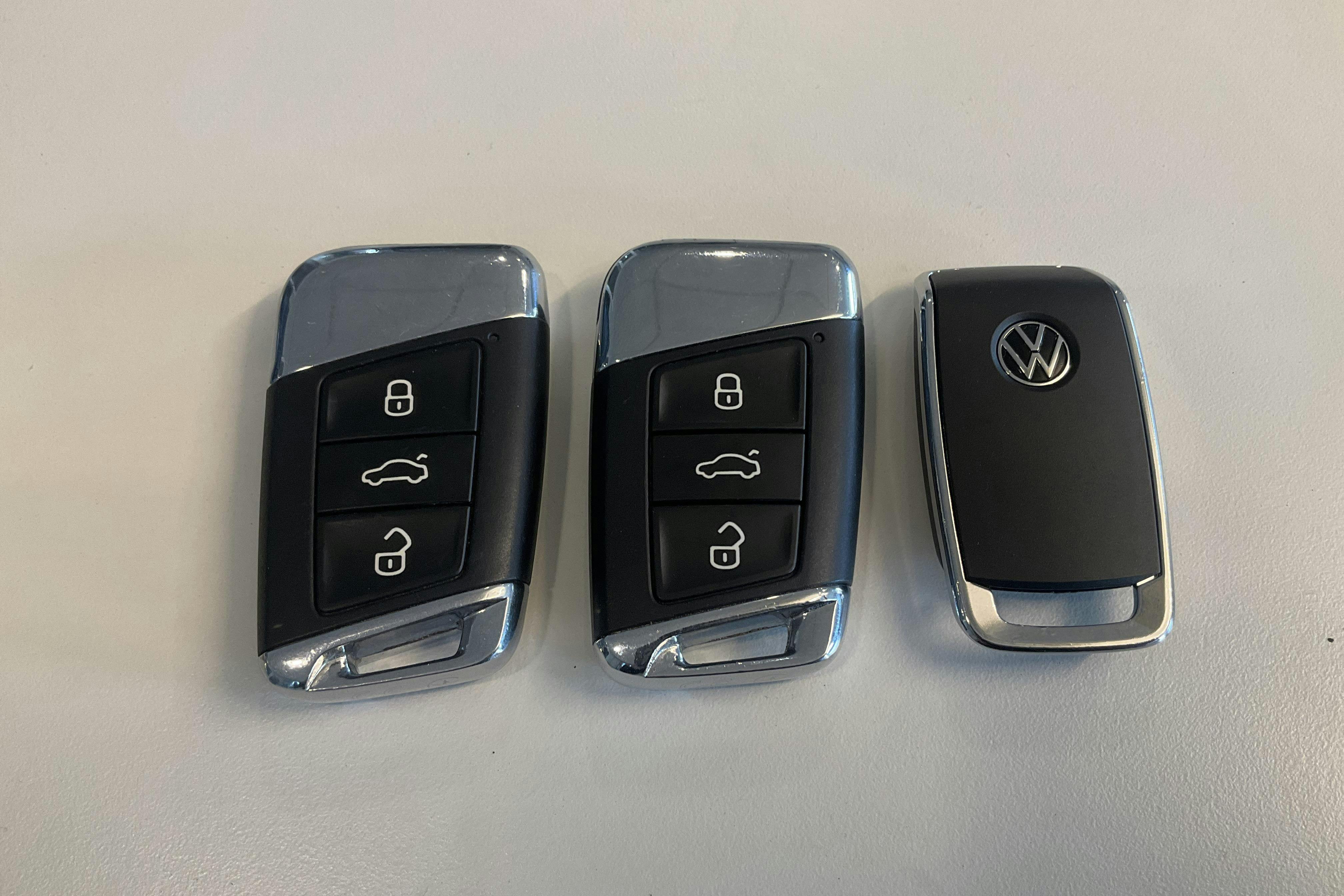 Presentation photo 18 of 18: VW Passat 2.0 TDI Sportscombi 4Motion (200hk) - 95 360 km - Automatic - blue - 2021
