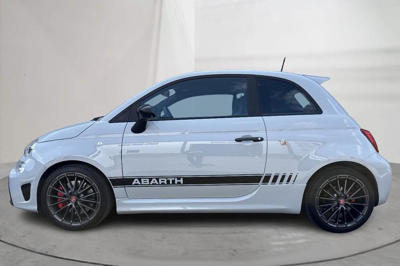 Esitlusfoto 2 aadressil 16: Fiat Abarth 595 (180hk) - 35 110 km - Käsitsi - hall - 2022