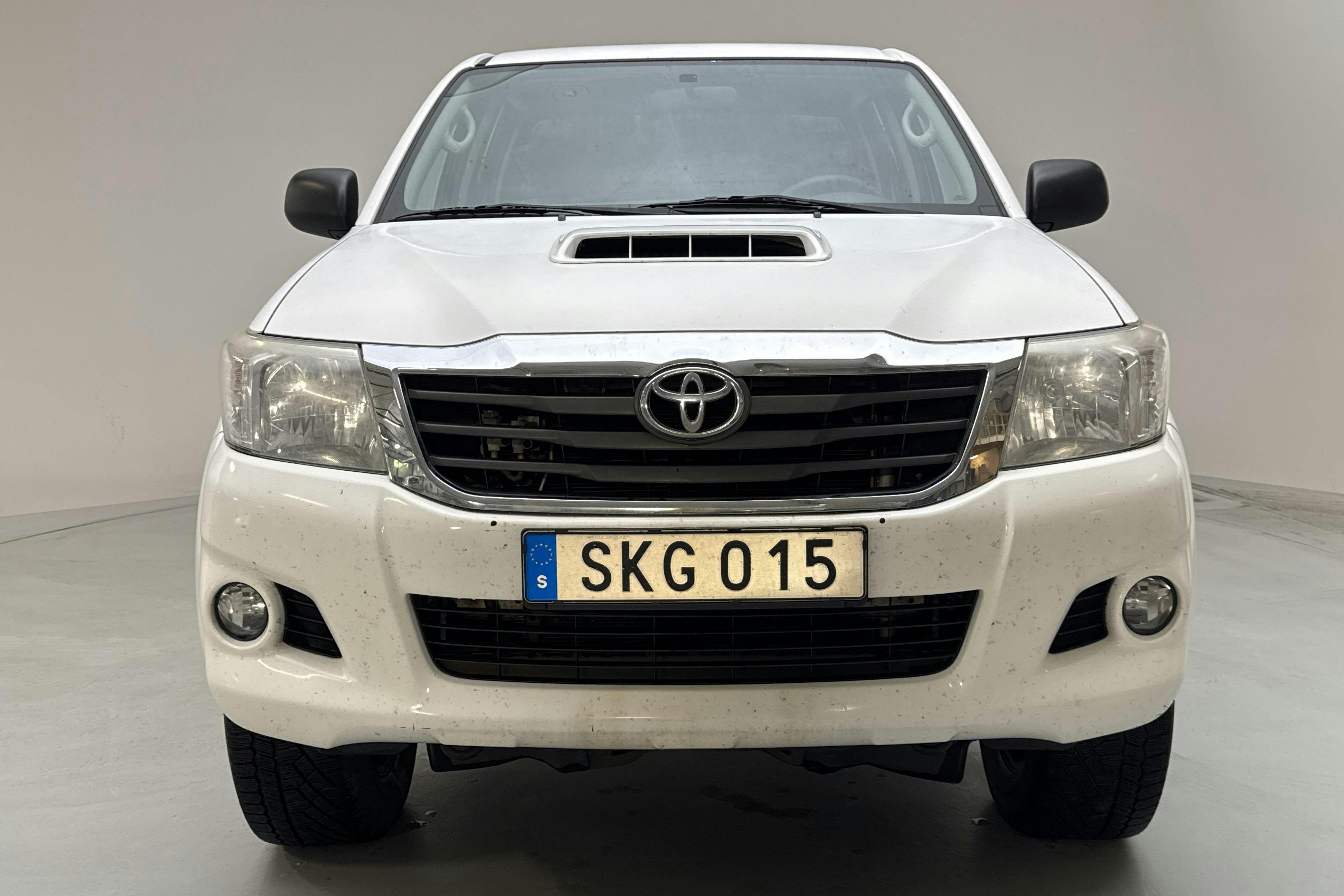 Toyota Hilux 2.5 D-4D 4WD (144hk) - 187 060 km - Manuaalinen - valkoinen - 2015
