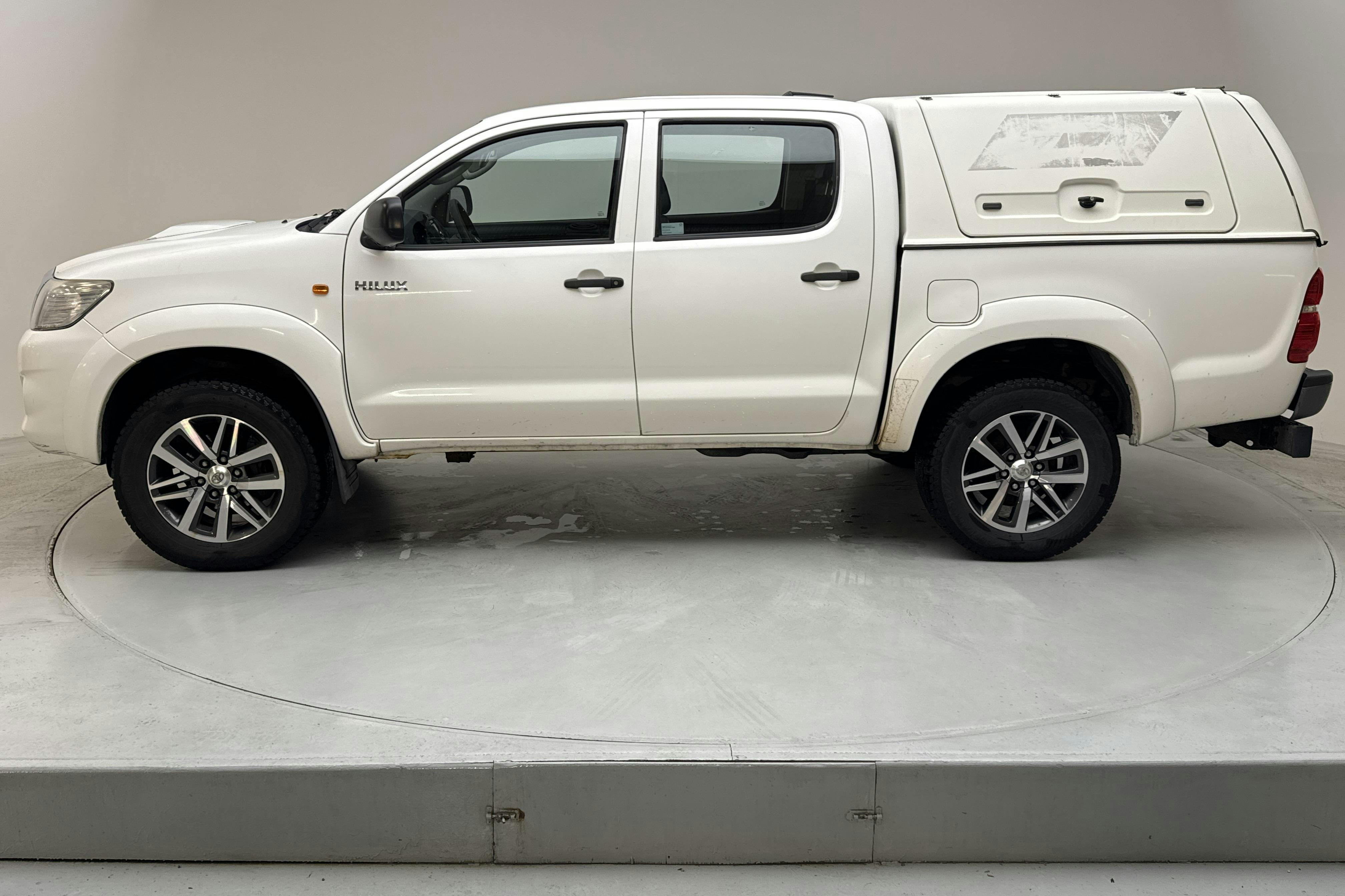 Esittelykuva 2 osoitteesta 11: Toyota Hilux 2.5 D-4D 4WD (144hk) - 187 060 km - Manuaalinen - valkoinen - 2015