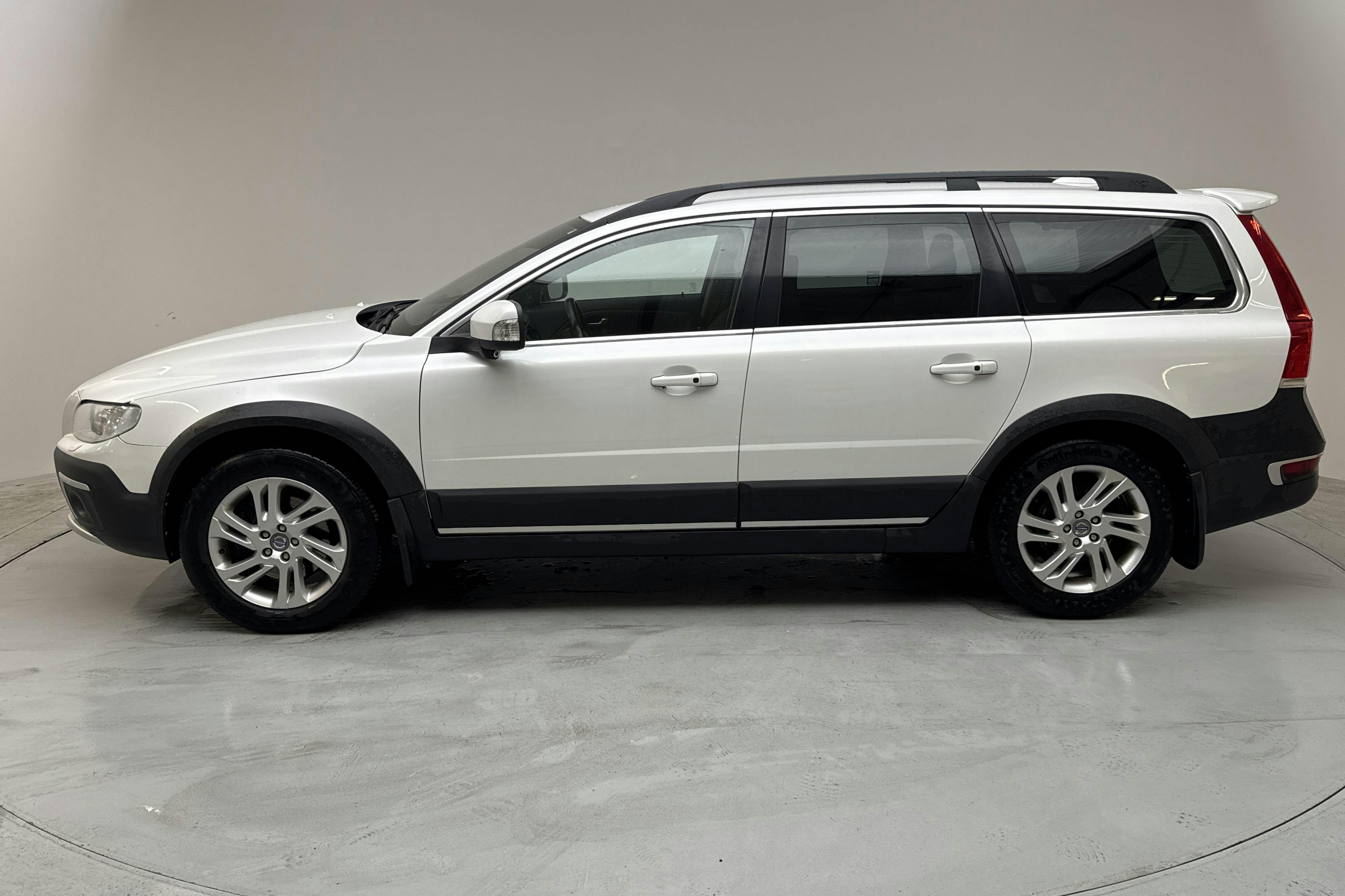 Presentation photo 2 of 12: Volvo XC70 II D4 AWD (181hk) - 288 140 km - Automatic - white - 2015