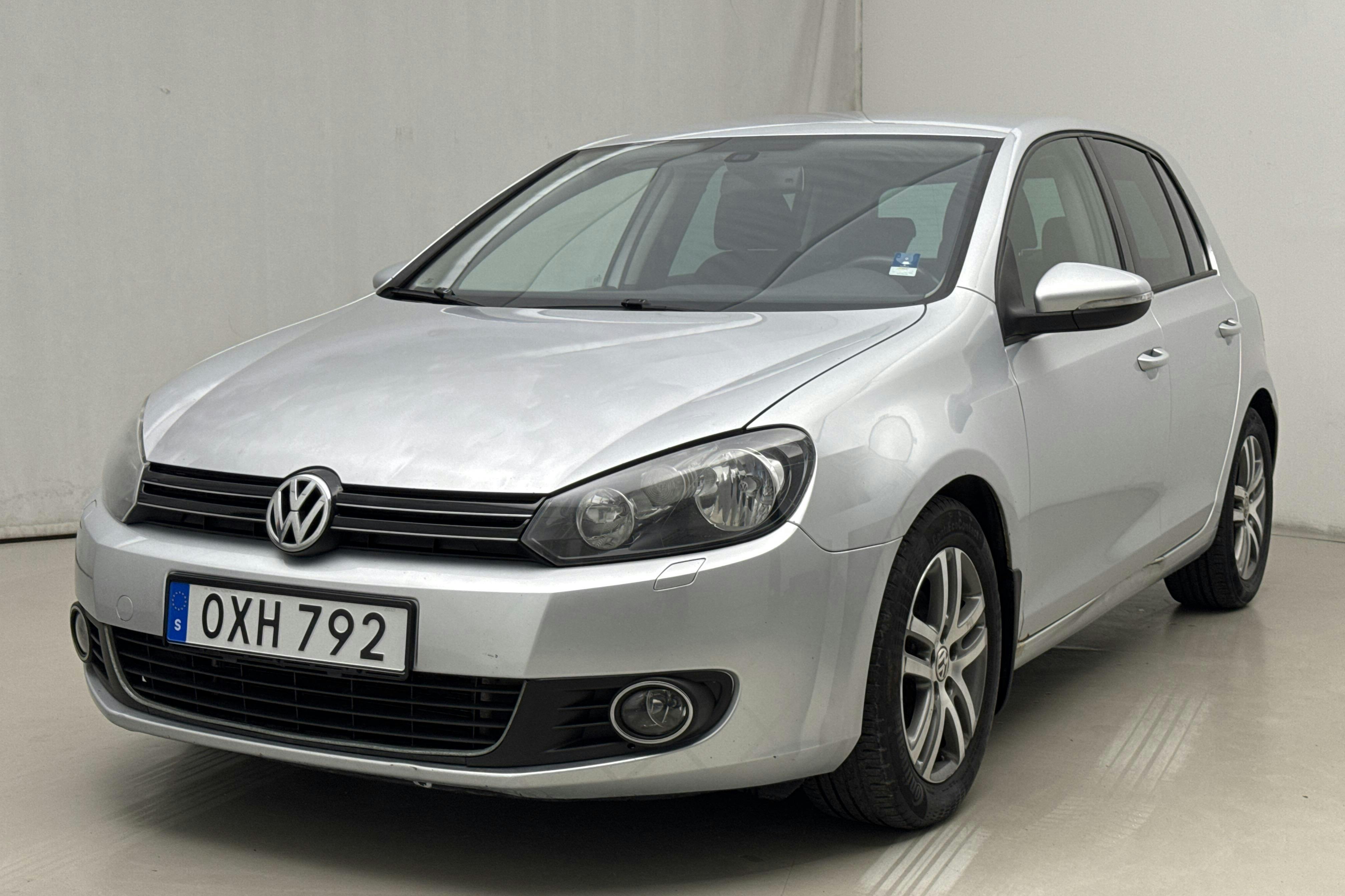 VW Golf VI 1.6 TDI BlueMotion Technology 5dr (105hk) - 178 850 km - Manual - silver - 2011