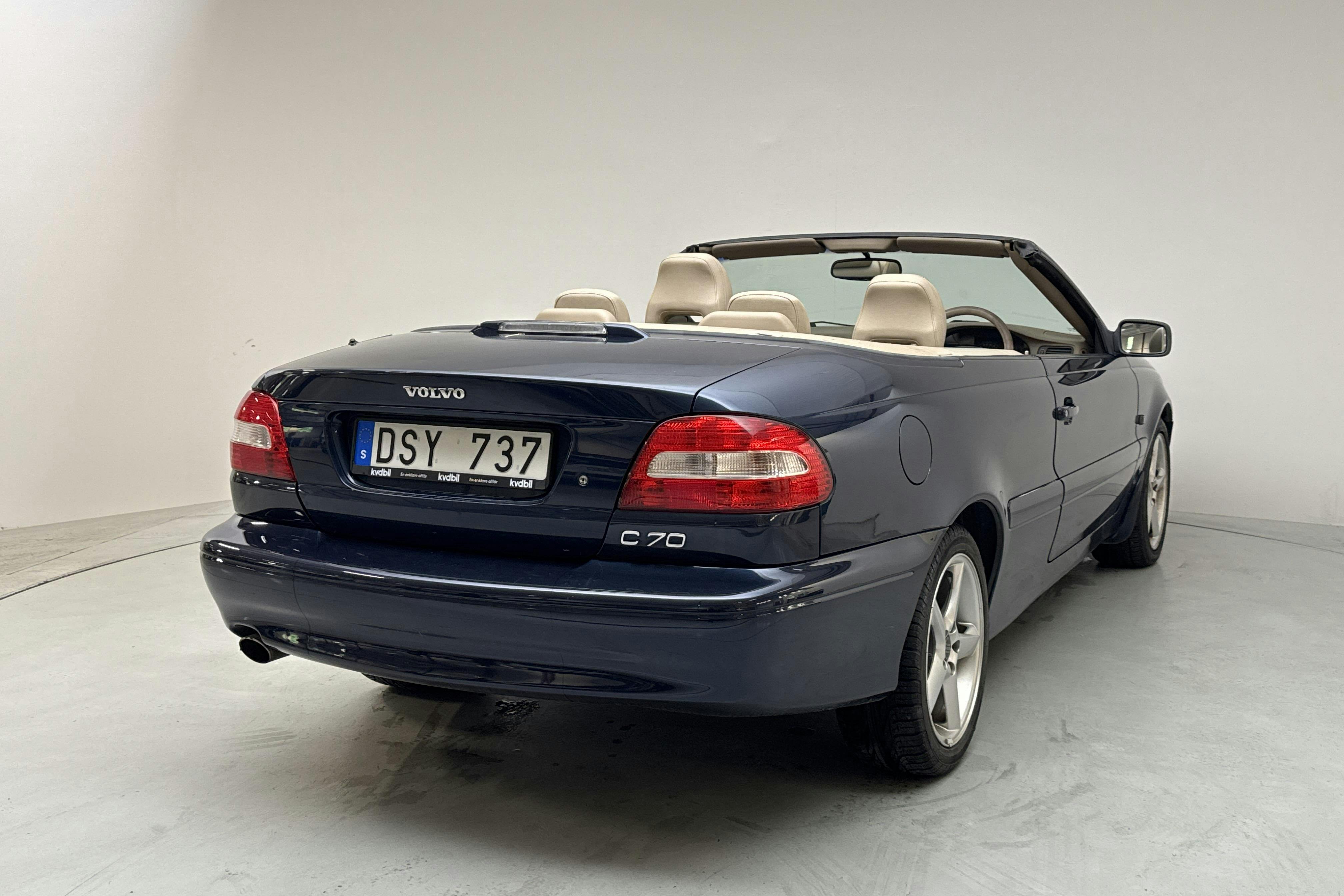 Volvo C70 2.4T Cabriolet (200hk) - 17 679 mil - Automat - blå - 2004