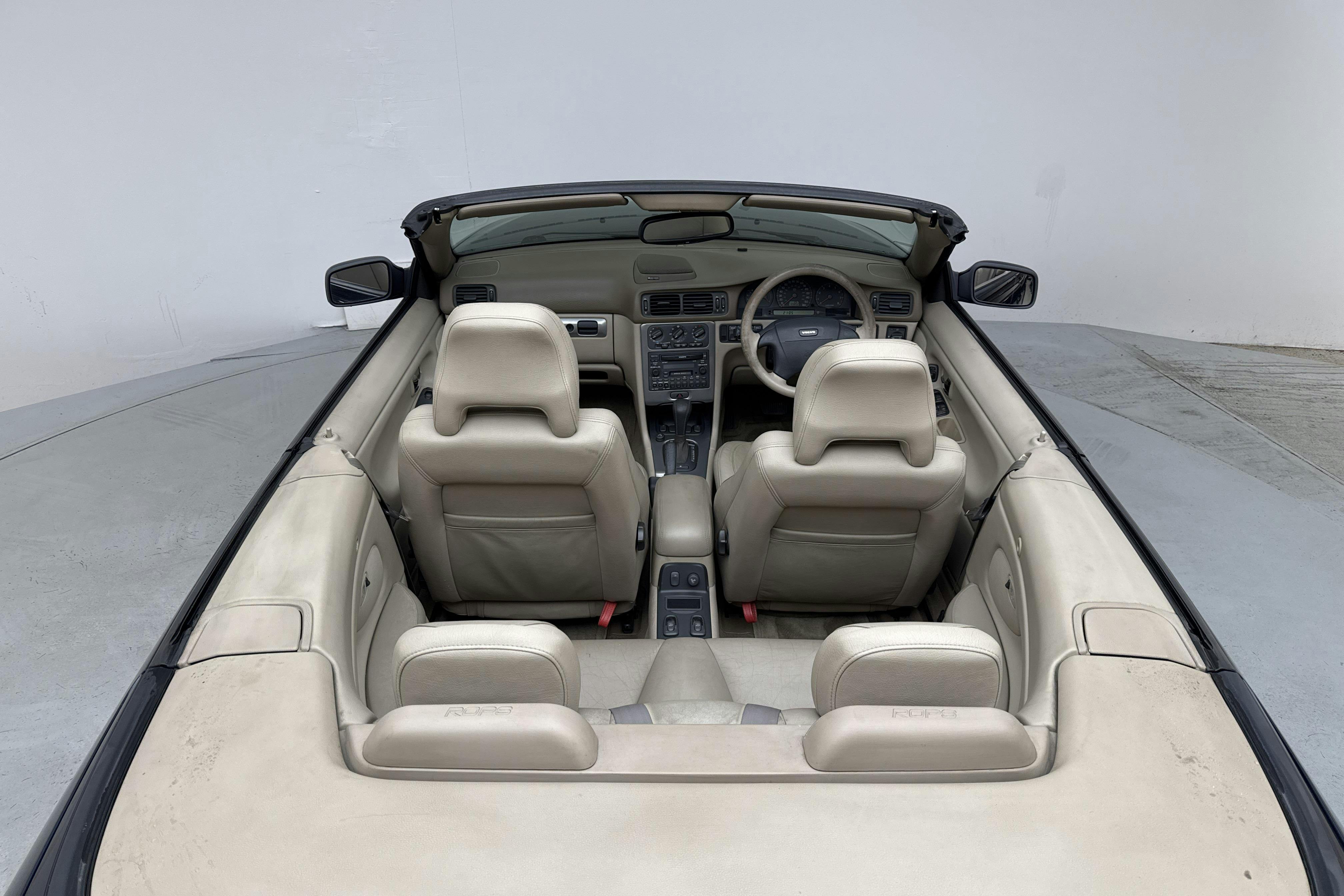 Volvo C70 2.4T Cabriolet (200hk) - 17 679 mil - Automat - blå - 2004