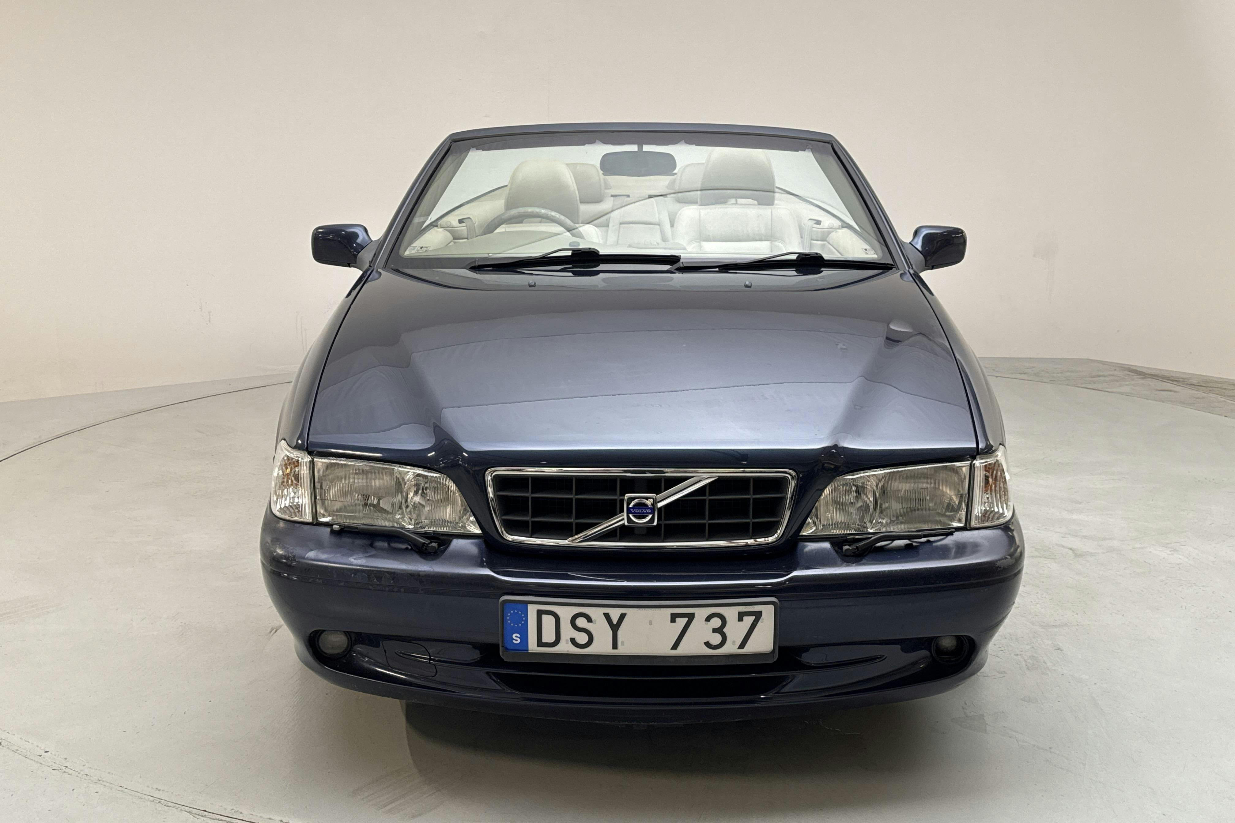 Volvo C70 2.4T Cabriolet (200hk) - 17 679 mil - Automat - blå - 2004