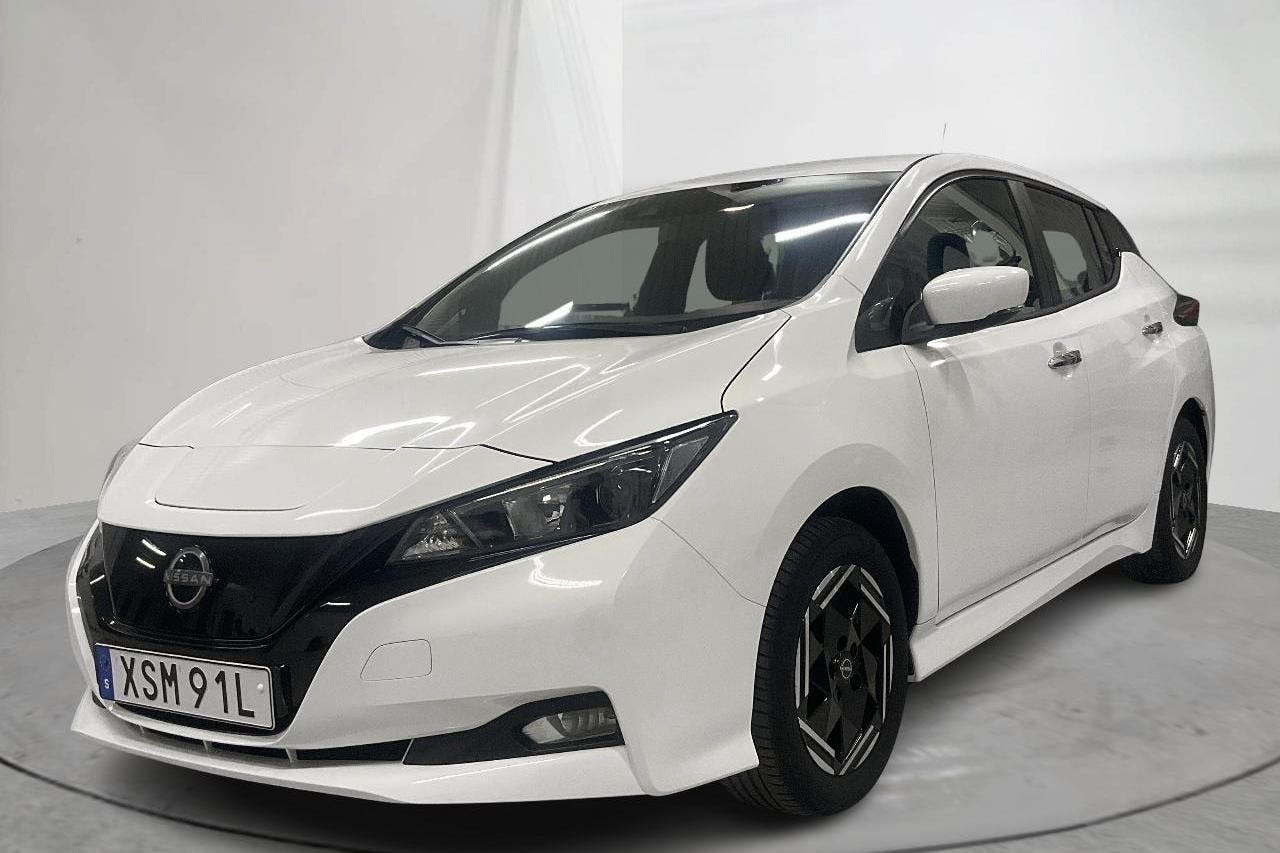 Nissan LEAF 5dr 39 kWh (150hk) - 1 590 mil - Automat - vit - 2022