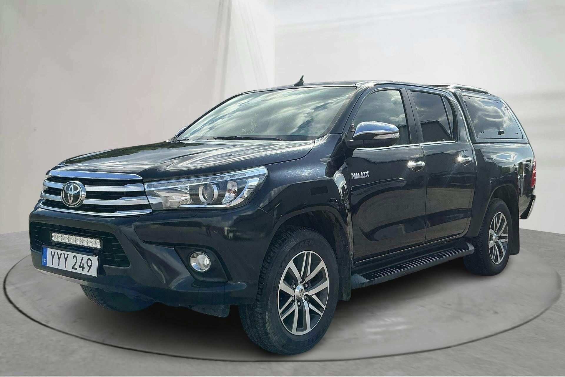 Toyota Hilux 2.4 D 4WD (150hk) - 15 708 mil - Automat - svart - 2017