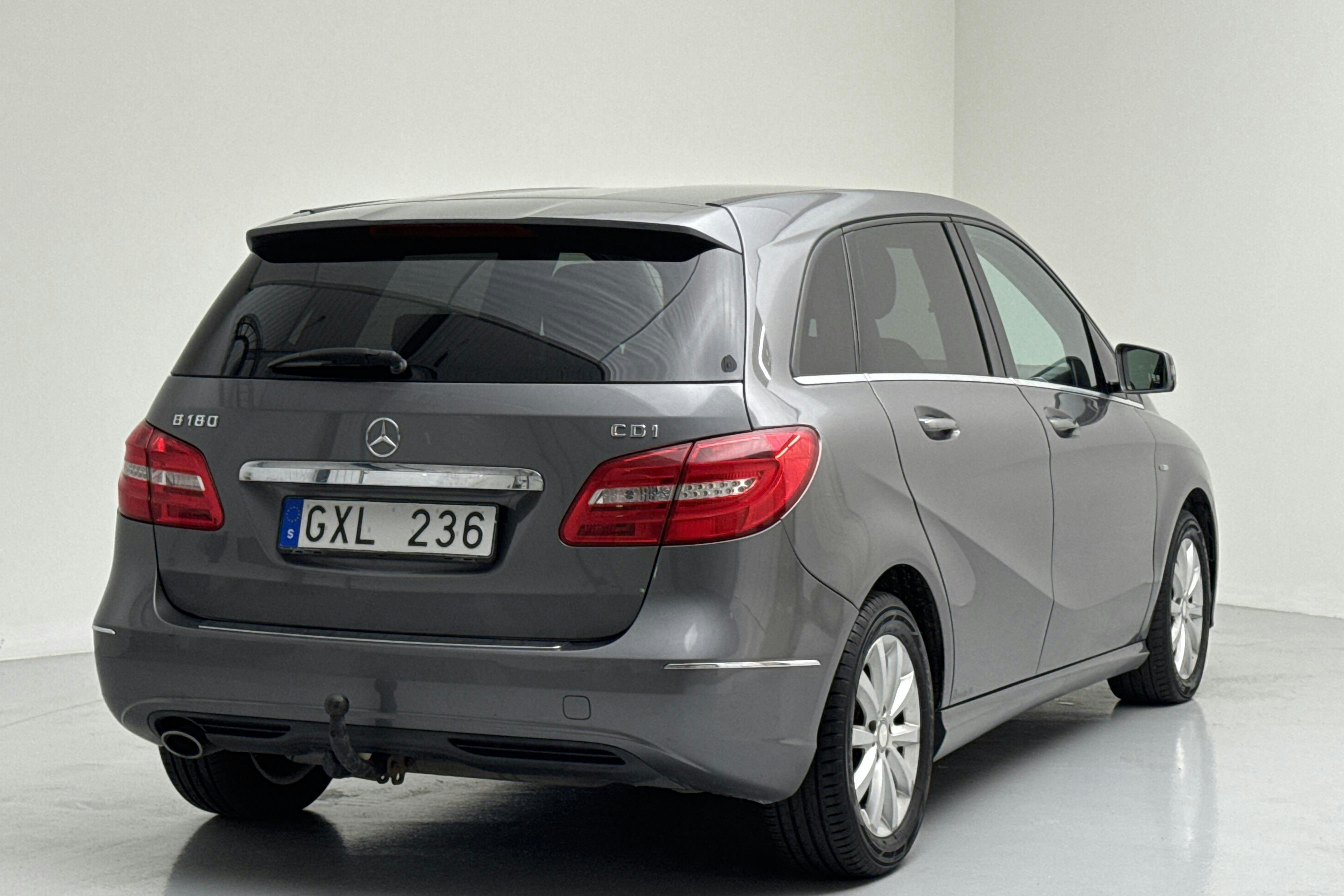 Mercedes B 180 CDI W246 (109hk) - 173 080 km - Käsitsi - Dark Grey - 2012
