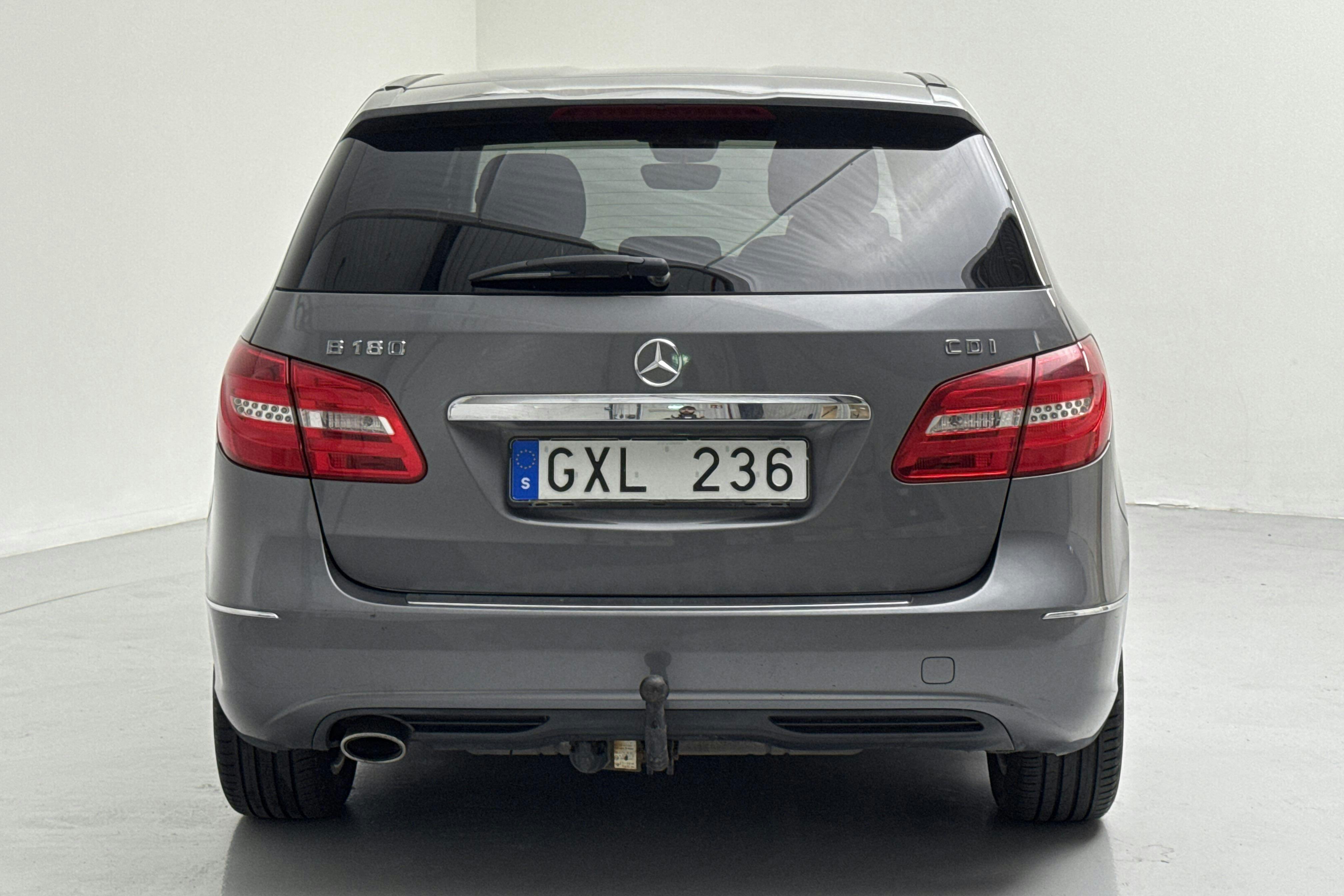 Mercedes B 180 CDI W246 (109hk) - 173 080 km - Käsitsi - Dark Grey - 2012