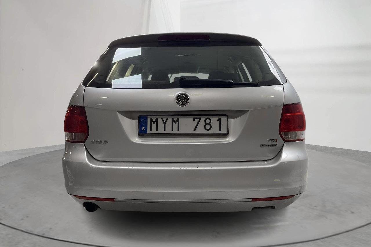 VW Golf VI 1.6 TDI BlueMotion Technology Variant (105hk) - 211 440 km - Automaatne - hõbe - 2013