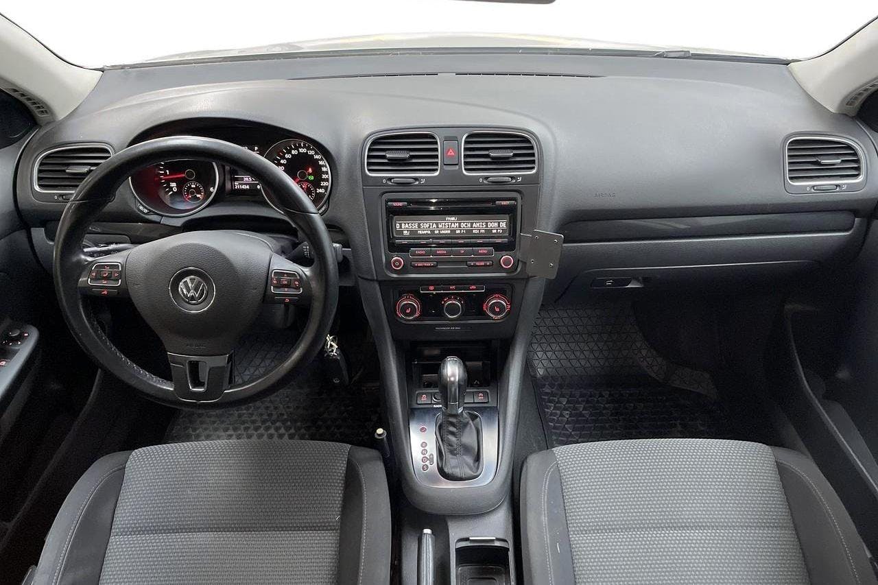 VW Golf VI 1.6 TDI BlueMotion Technology Variant (105hk) - 211 440 km - Automaatne - hõbe - 2013
