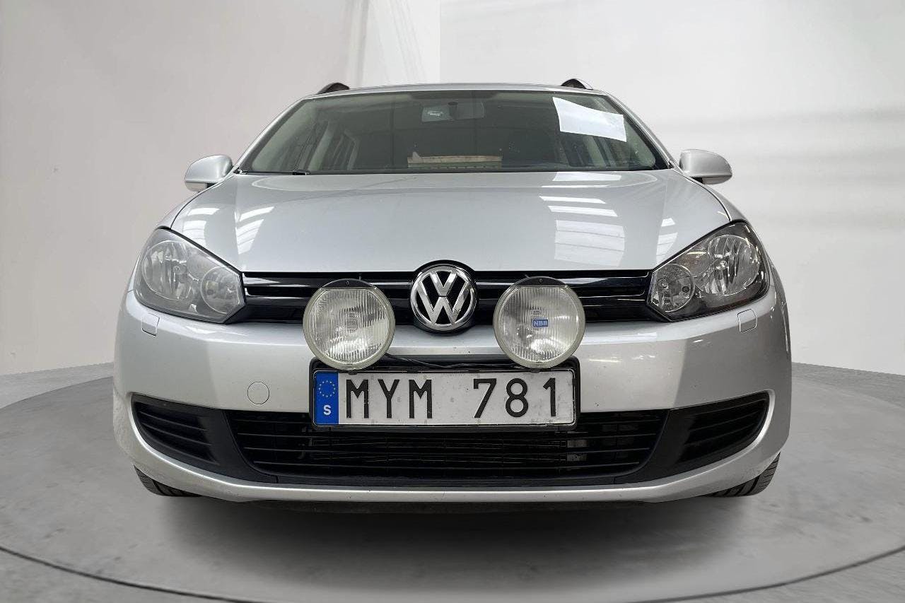 VW Golf VI 1.6 TDI BlueMotion Technology Variant (105hk) - 211 440 km - Automaatne - hõbe - 2013