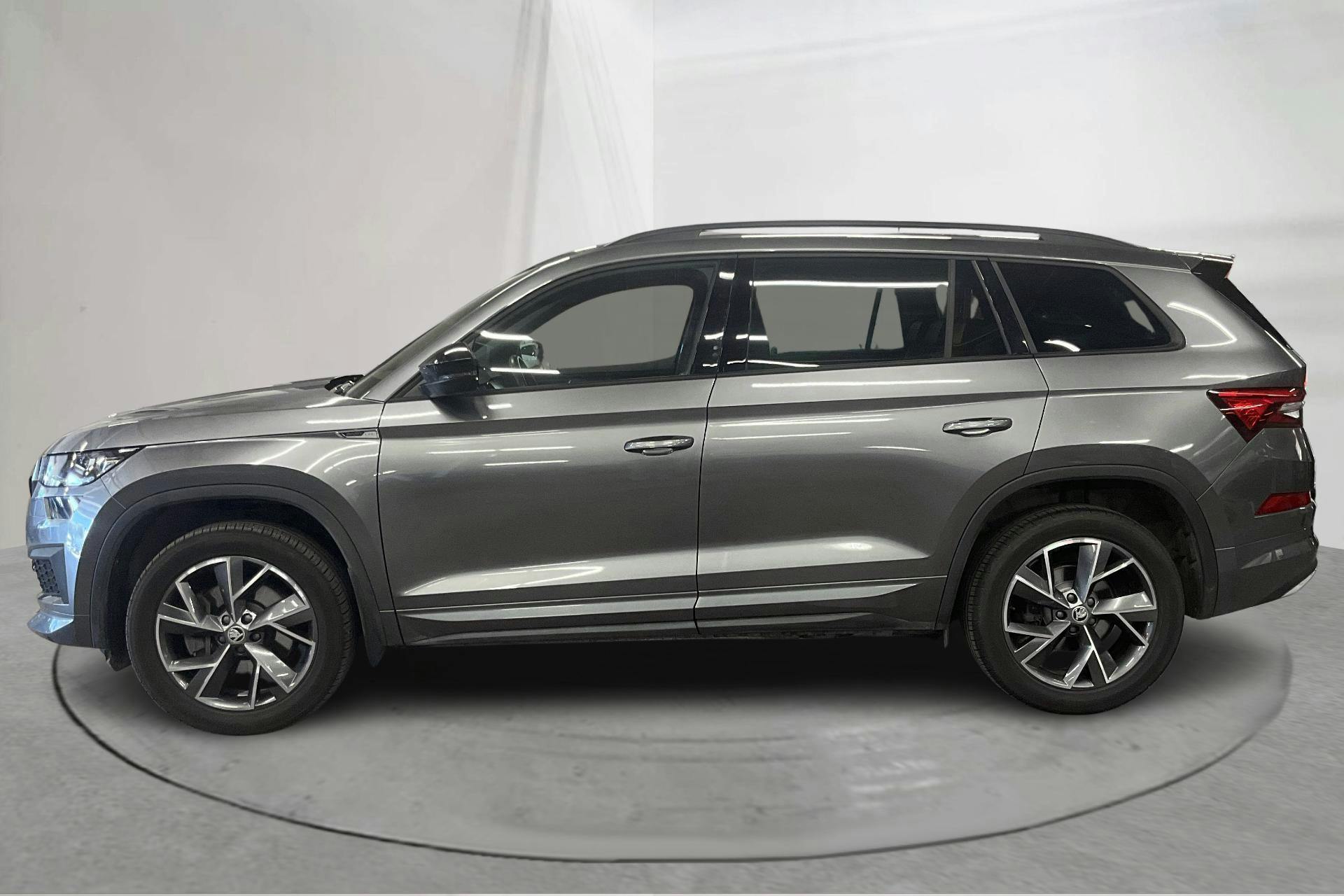 Presentationsfoto 2 av 20: Skoda Kodiaq 2.0 TDI 4X4 (200hk) - 1 625 mil - Automat - grå - 2023