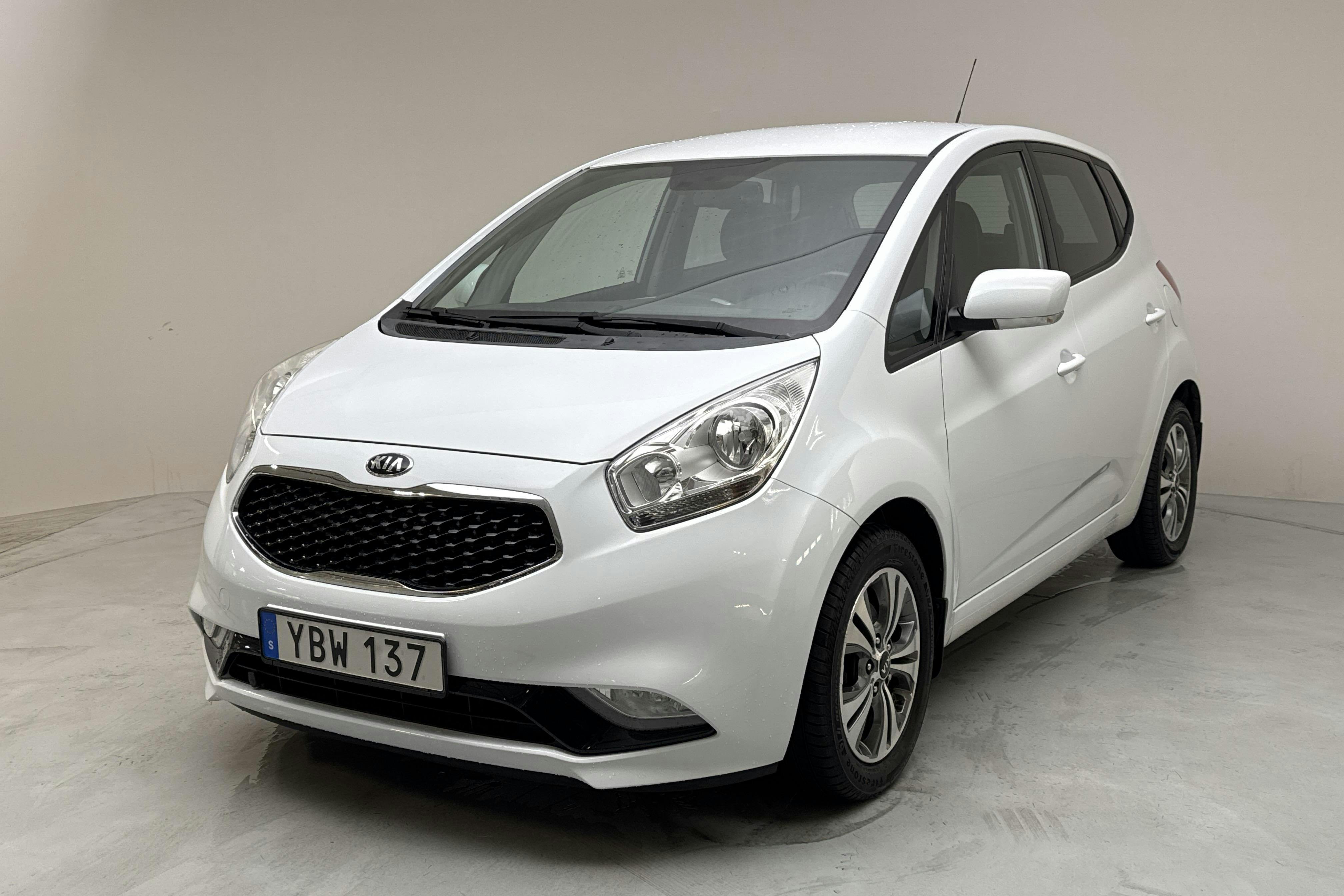Presentation photo 1 of 14: KIA Venga 1.4 CRDi (90hk) - 93 750 km - Manual - white - 2016