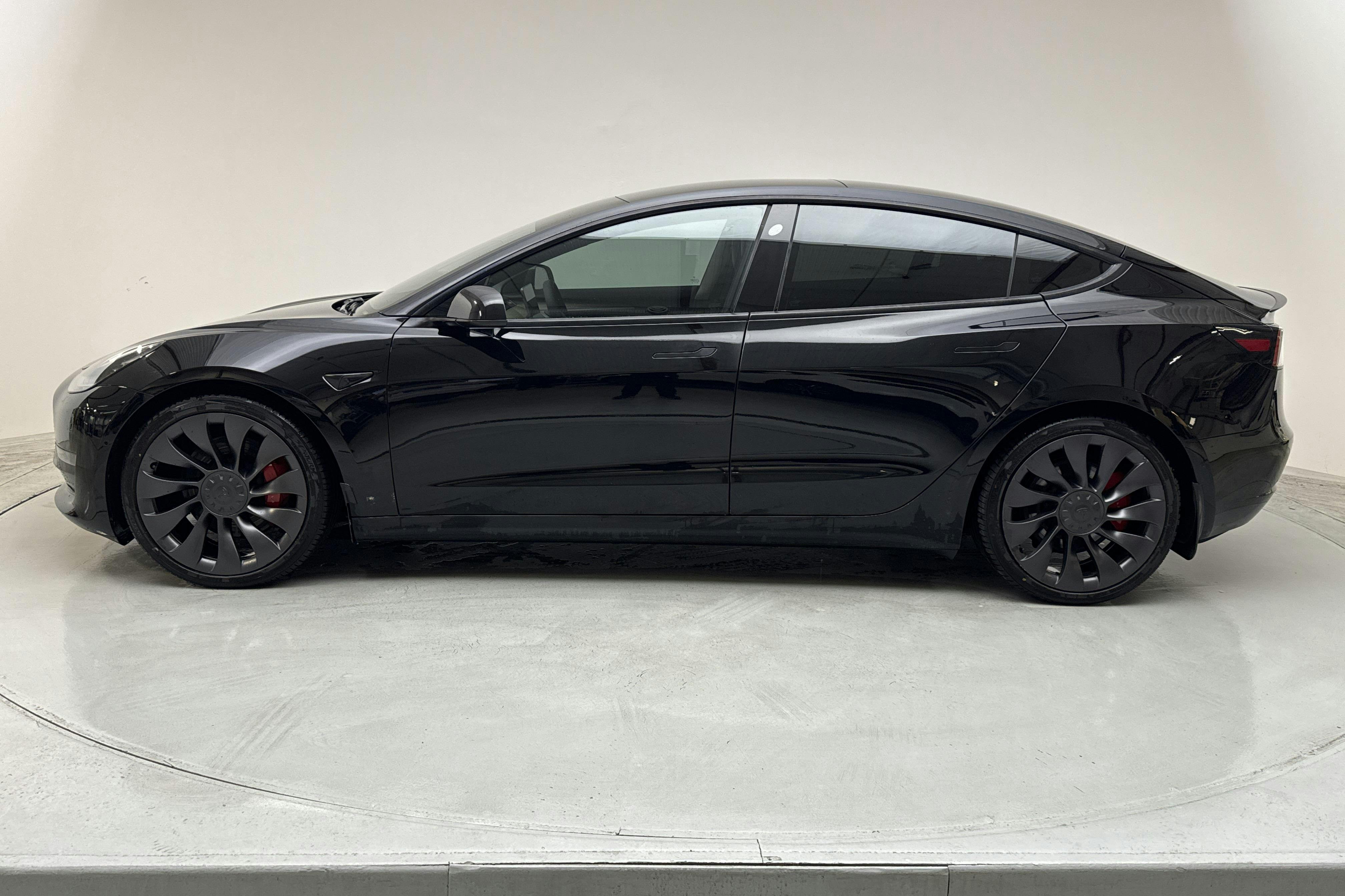 Presentation photo 2 of 19: Tesla Model 3 Performance AWD - 119 830 km - Automatic - black - 2021