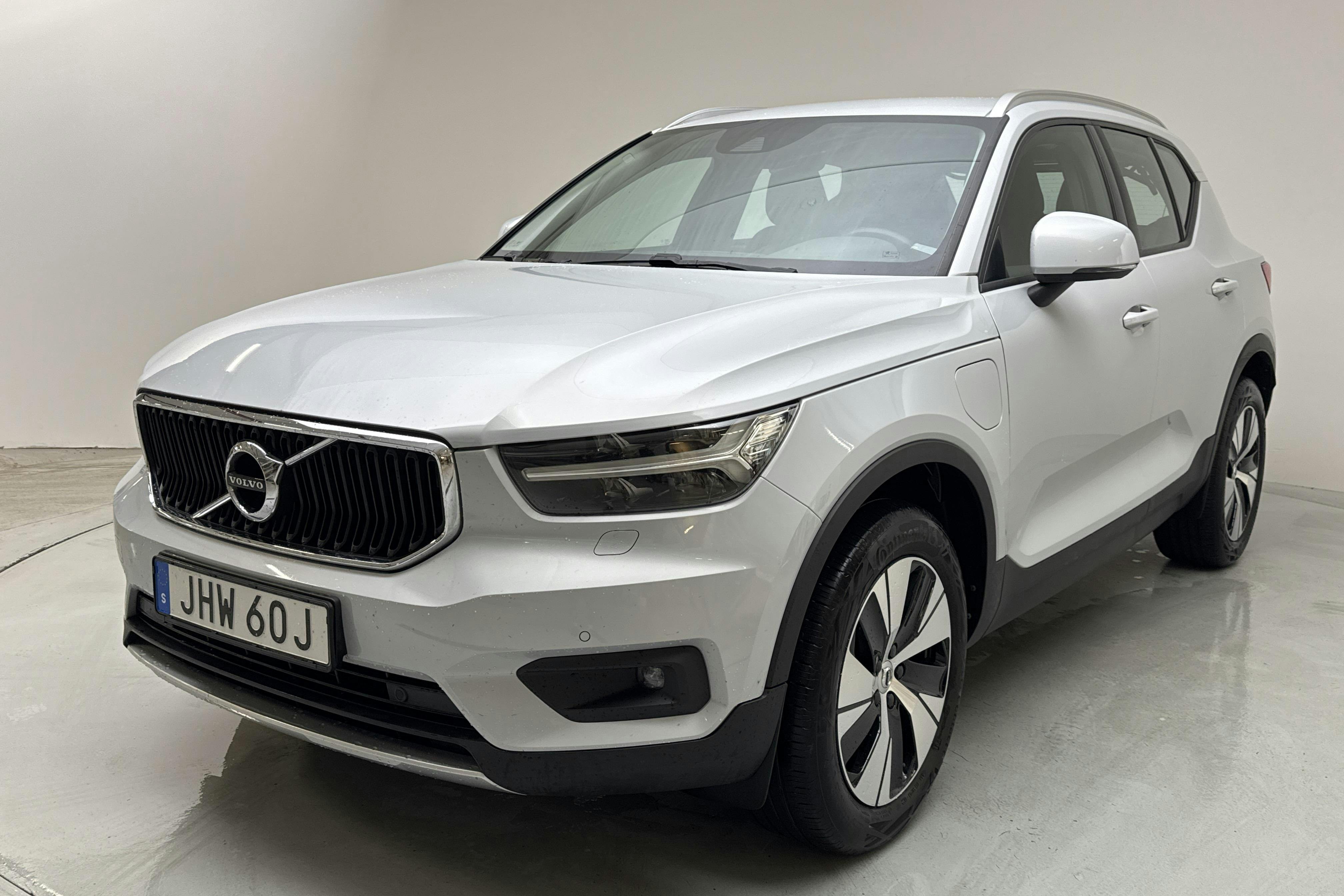 Volvo XC40 T5 2WD Twin Engine (262hk) - 13 922 mil - Automat - silver - 2020
