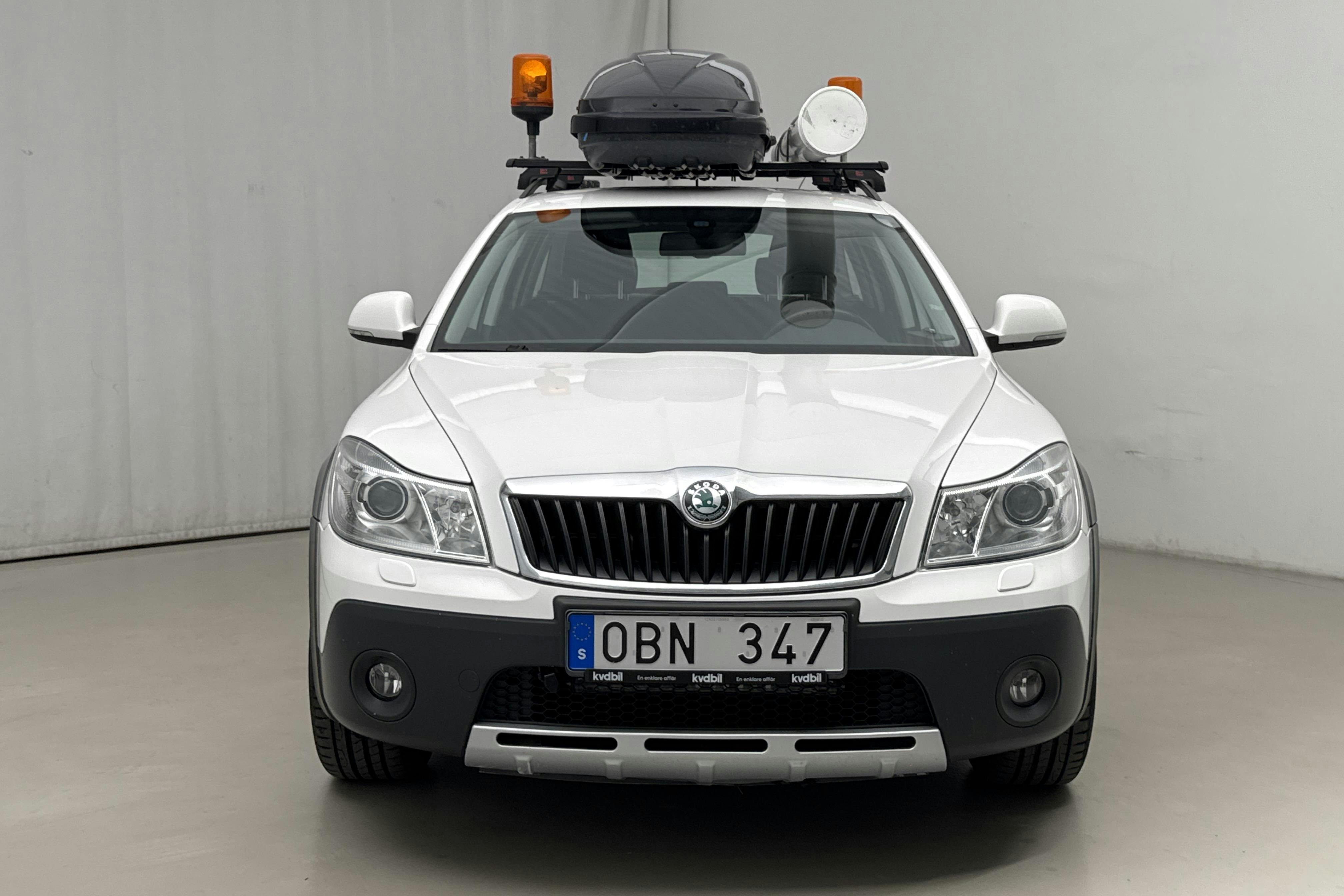 Skoda Octavia Scout II 2.0 TDI 4X4 (140hk) - 10 629 mil - Manuell - vit - 2013