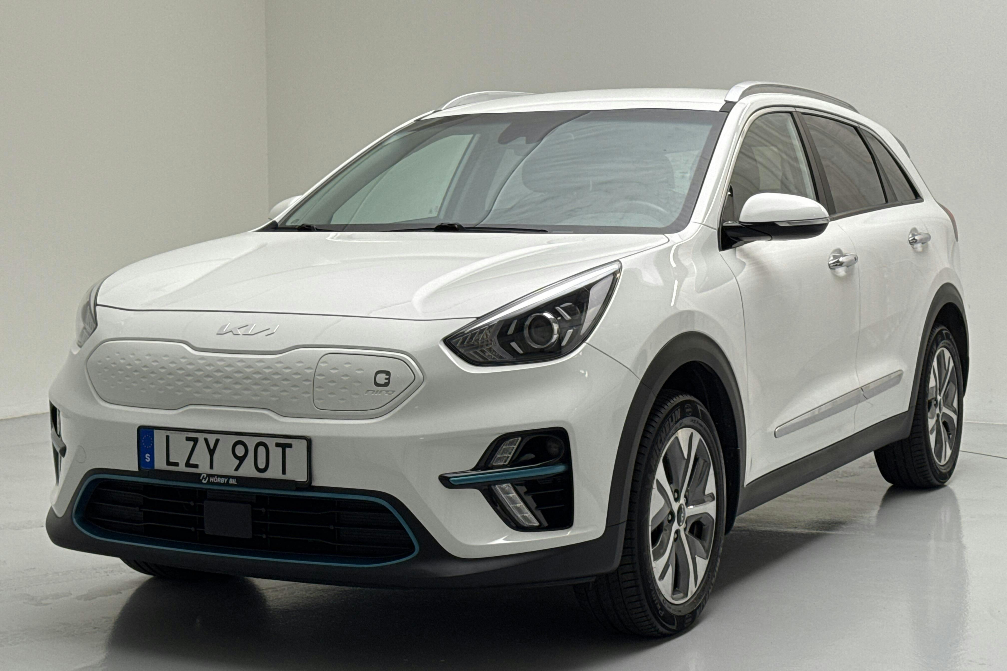 KIA e-Niro 64 kWh (204hk) - 5 963 mil - Automat - vit - 2022