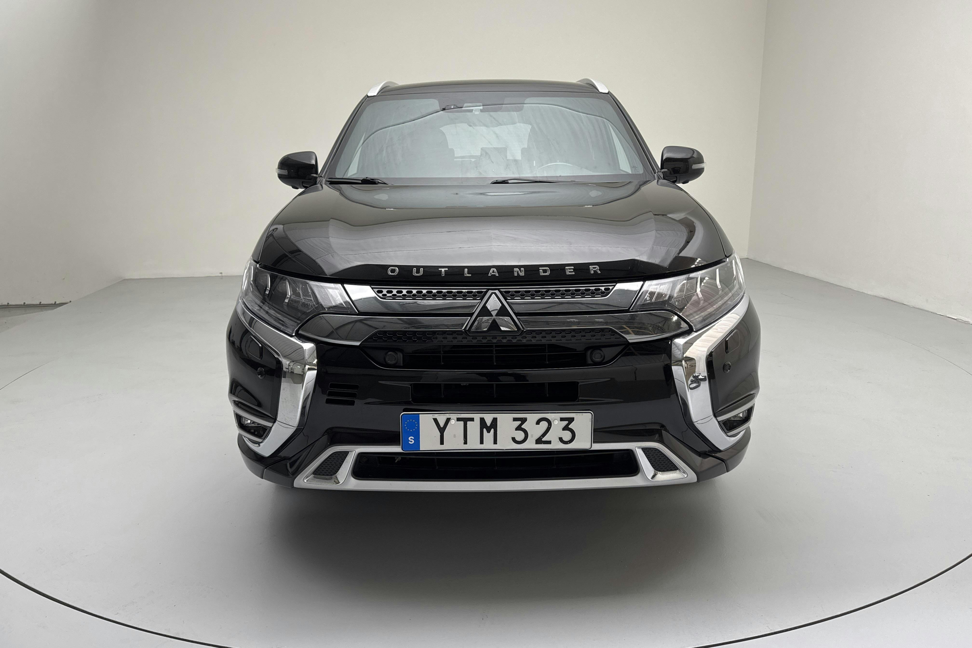 Mitsubishi Outlander 2.4 Plug-in Hybrid 4WD (136hk) - 106 980 km - Automatic - black - 2019
