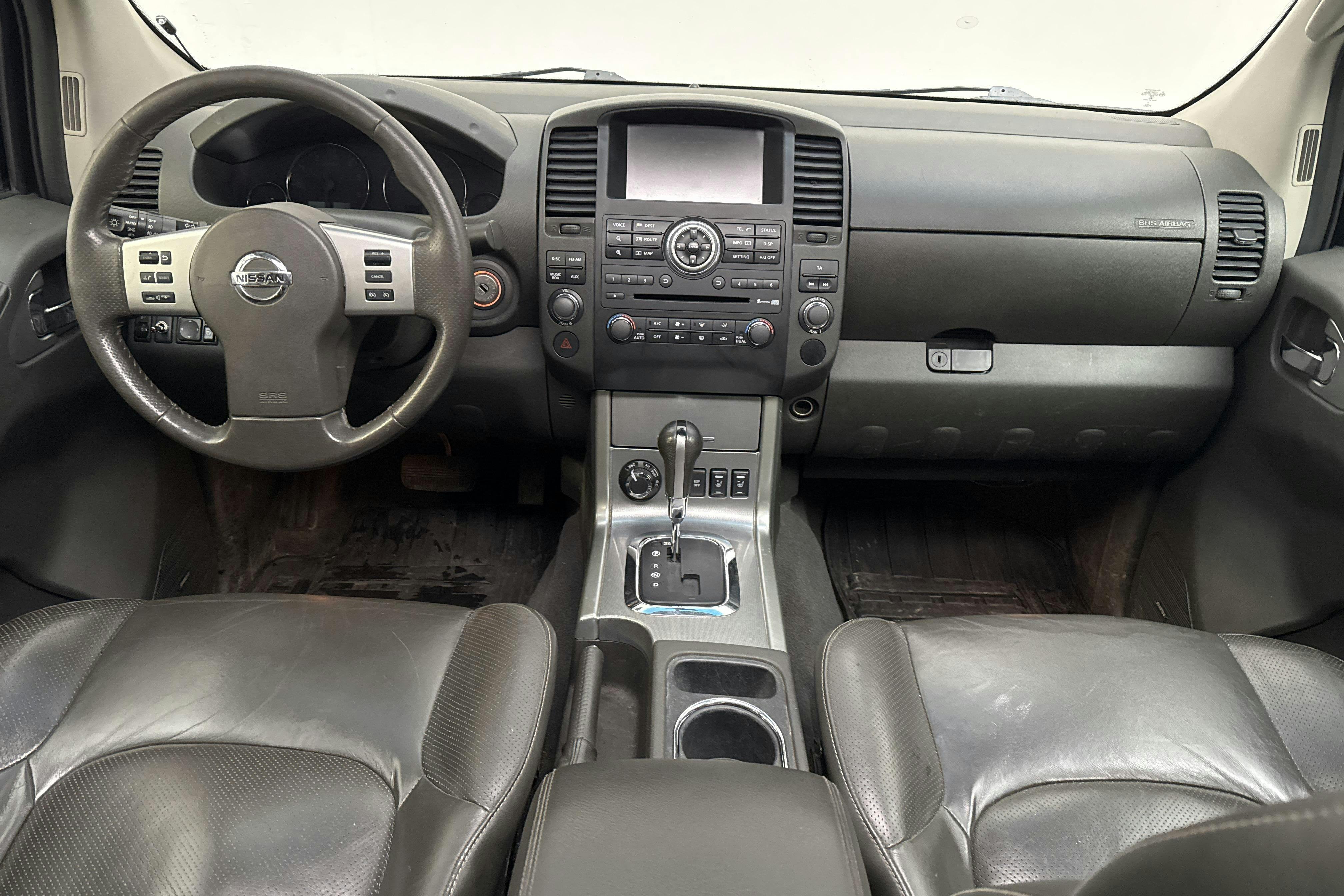 Nissan Navara 3.0 dCi V6 (231hk) - 23 437 mil - Automat - svart - 2012