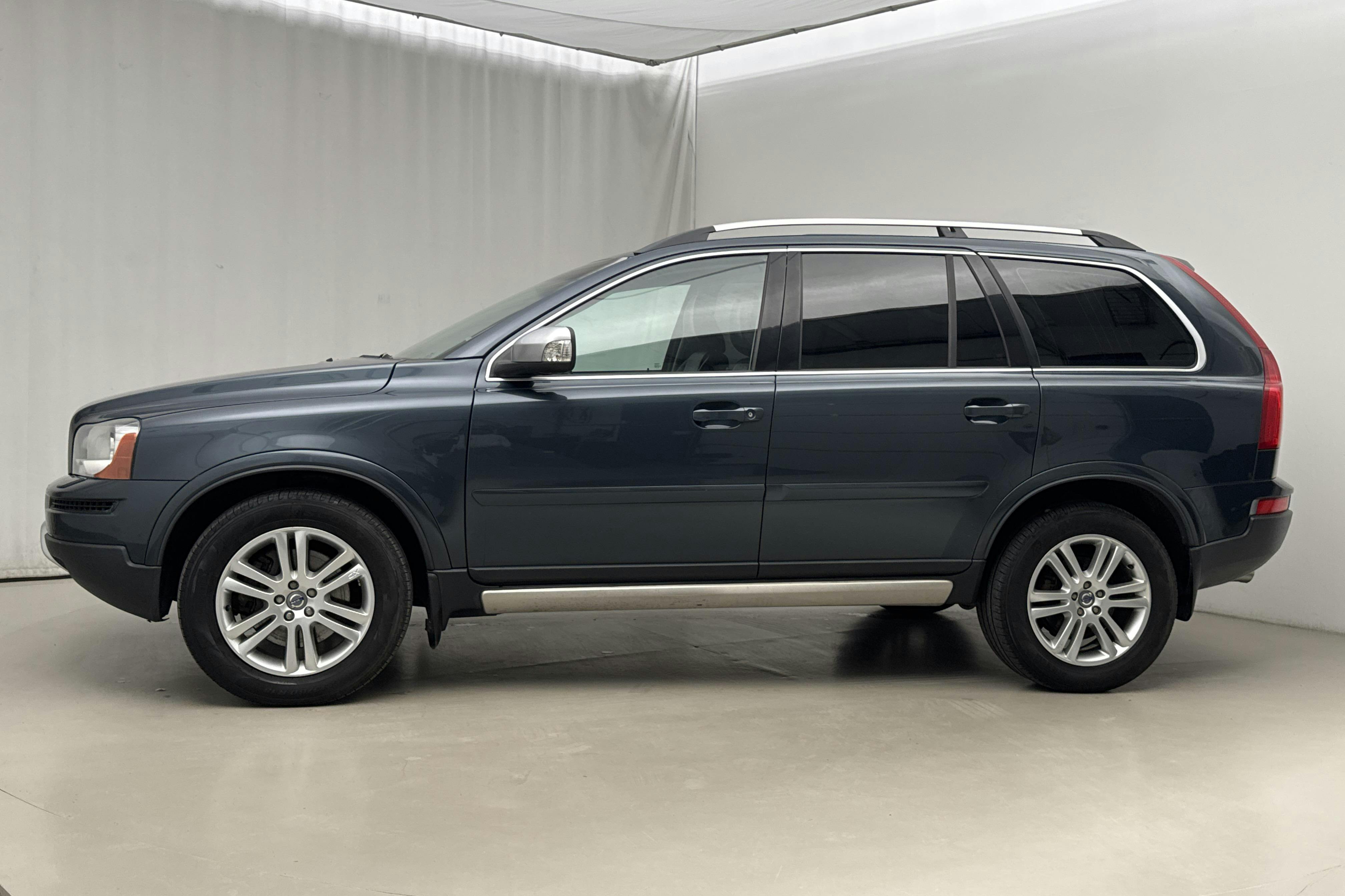 Esitlusfoto 2 aadressil 16: Volvo XC90 D5 (185hk) - 261 660 km - Automaatne - sinine - 2007
